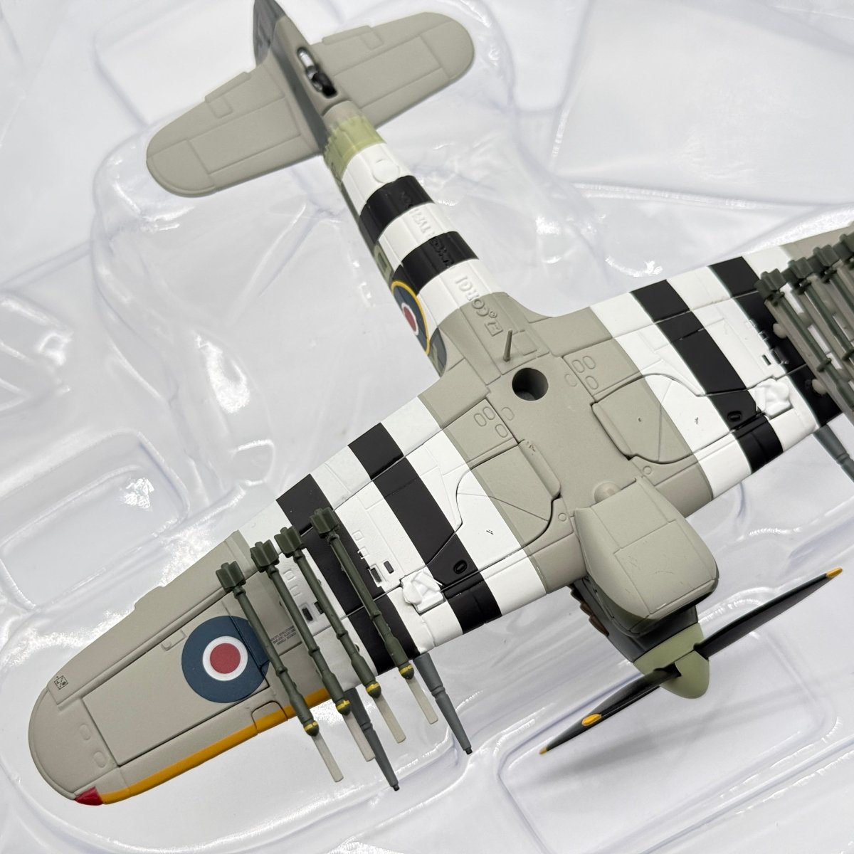 Corgi AA36512 1:72 Hawker Typhoon Mk I RAF No.245 Northern Rhodesian Sqn D-Day England 1944 - Corgi