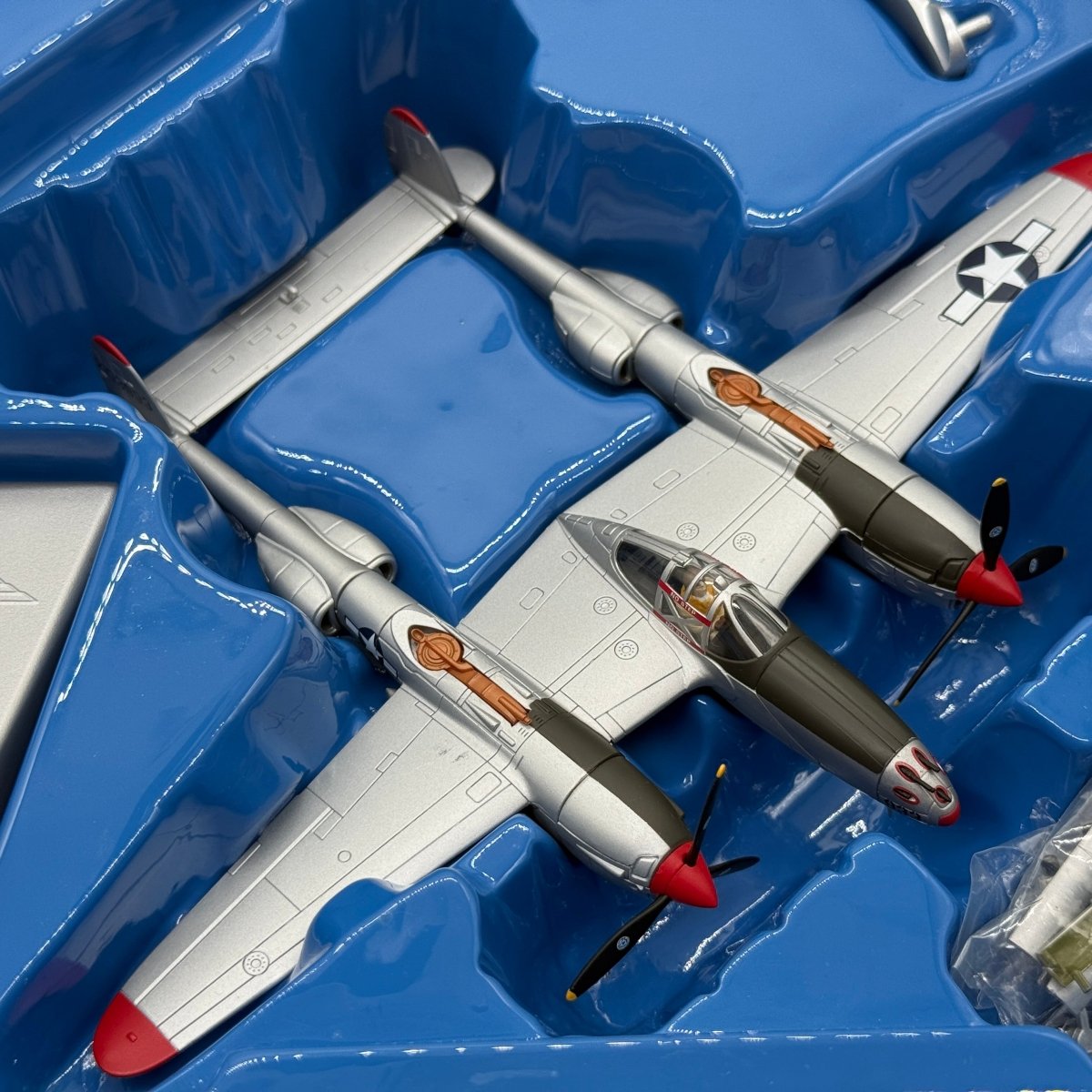 Corgi AA36601 1:72 Lockheed P-38J Lightning USAAF 49th FG 9th FS 42-103993 Marge Richard Bong New Guinea 1942 - Corgi