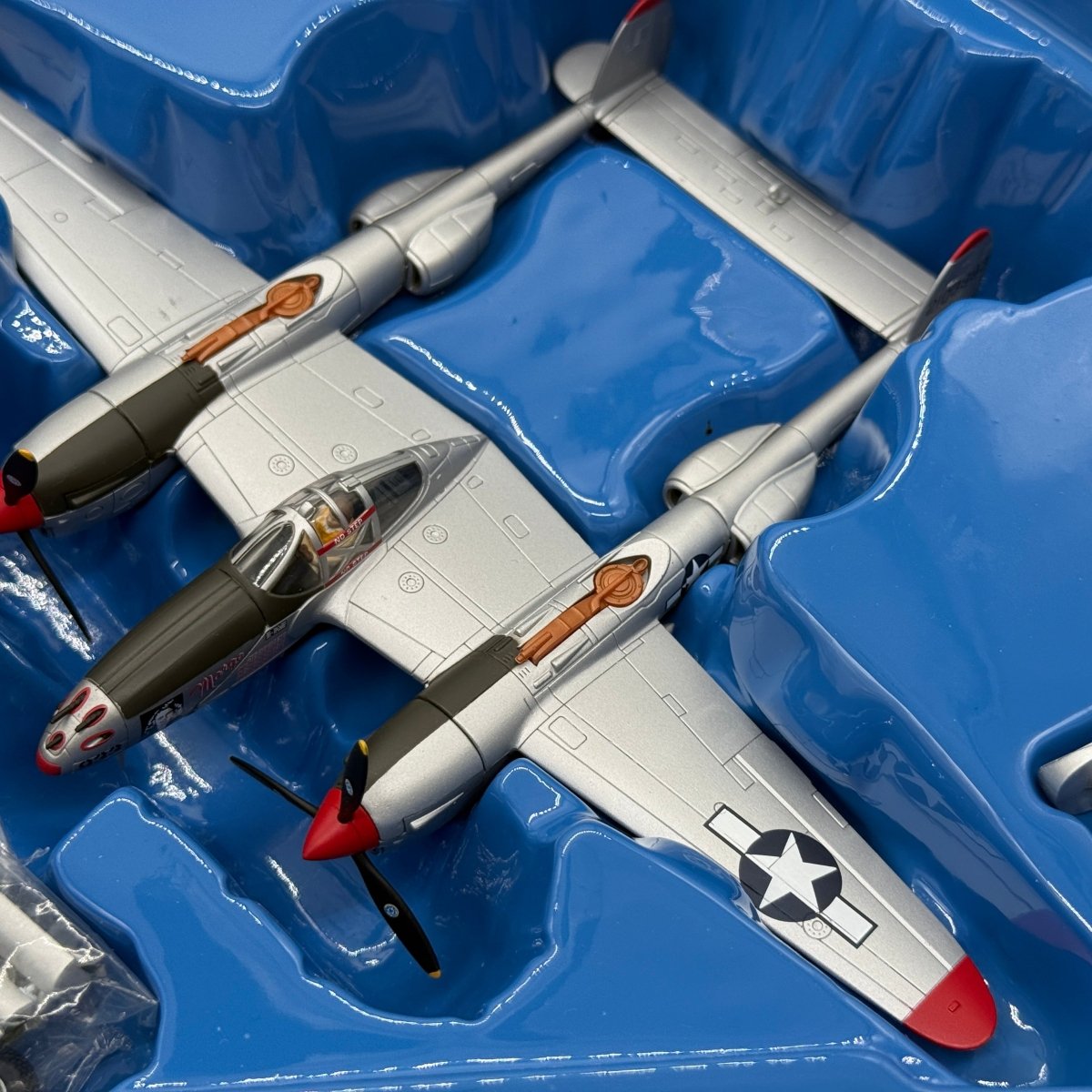 Corgi AA36601 1:72 Lockheed P-38J Lightning USAAF 49th FG 9th FS 42-103993 Marge Richard Bong New Guinea 1942 - Corgi