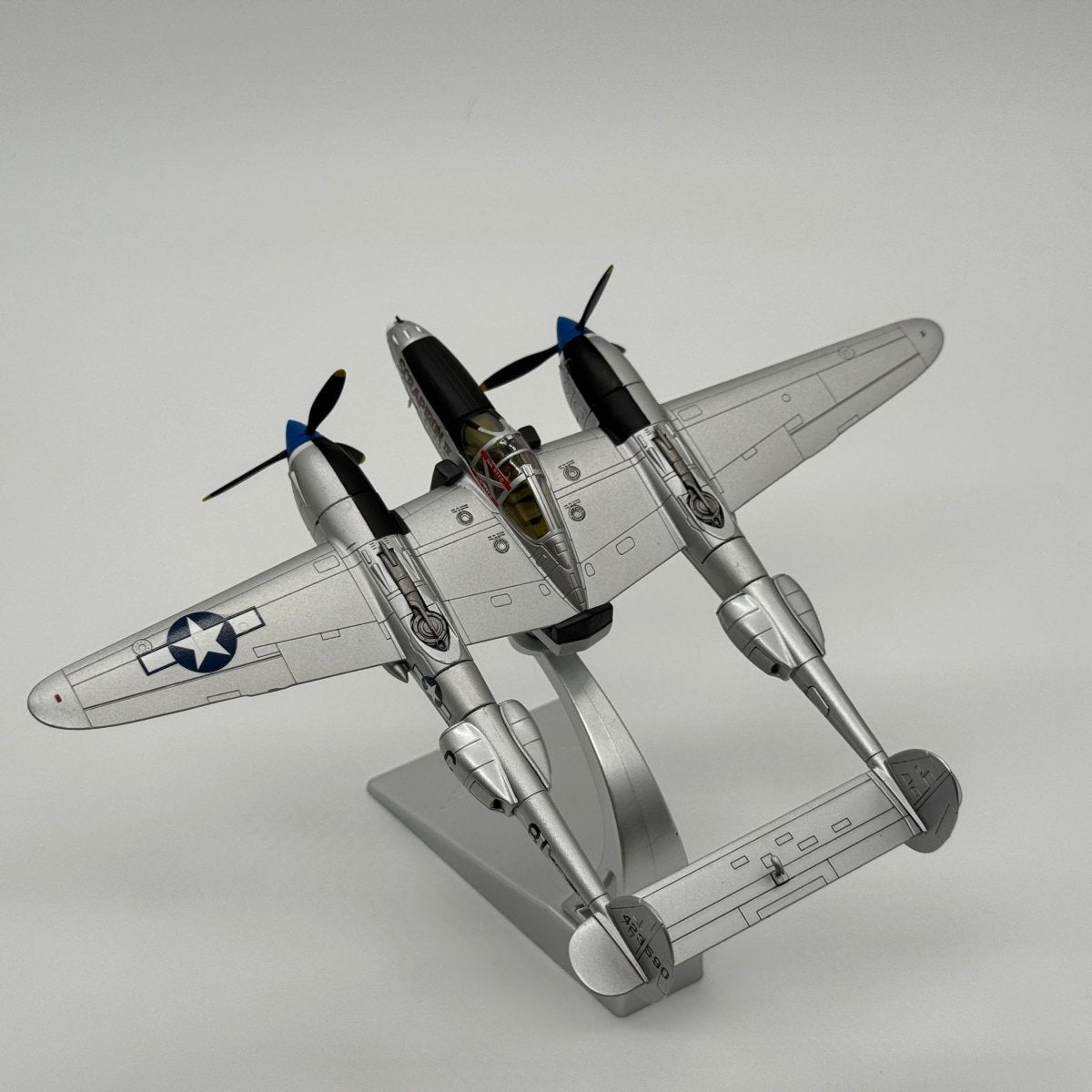 Corgi AA36613 1:72 Lockheed P-38J Lightning USAAF 367th FG Scrapiron IV 1944 - Corgi