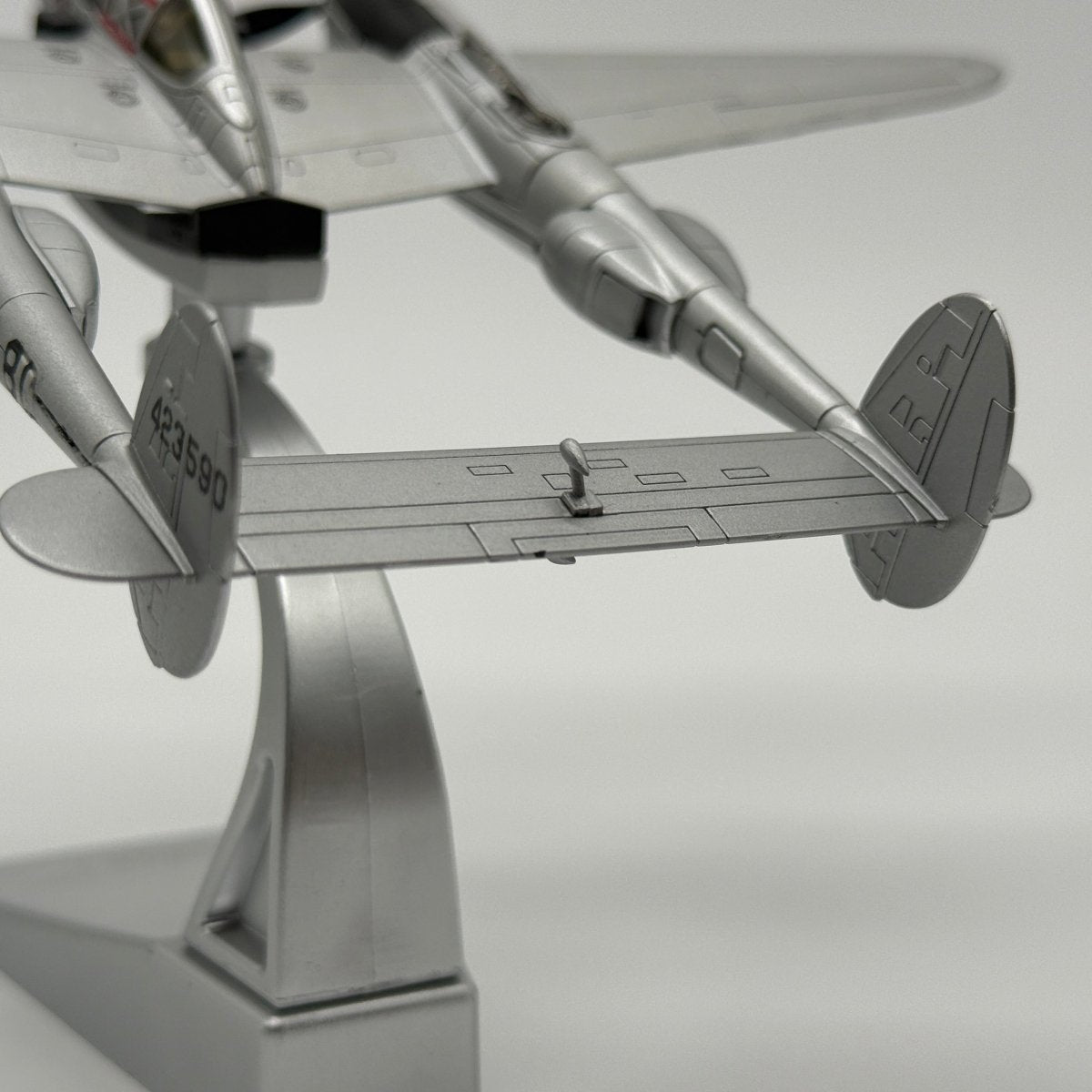 Corgi AA36613 1:72 Lockheed P-38J Lightning USAAF 367th FG Scrapiron IV 1944 - Corgi