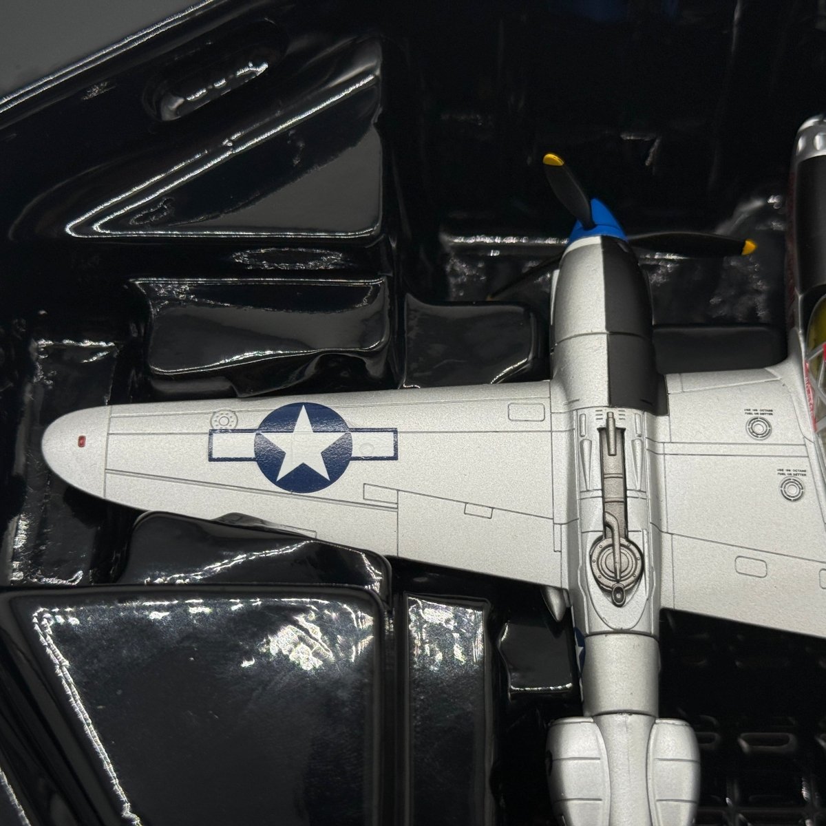 Corgi AA36613 1:72 Lockheed P-38J Lightning USAAF 367th FG Scrapiron IV 1944 - Corgi