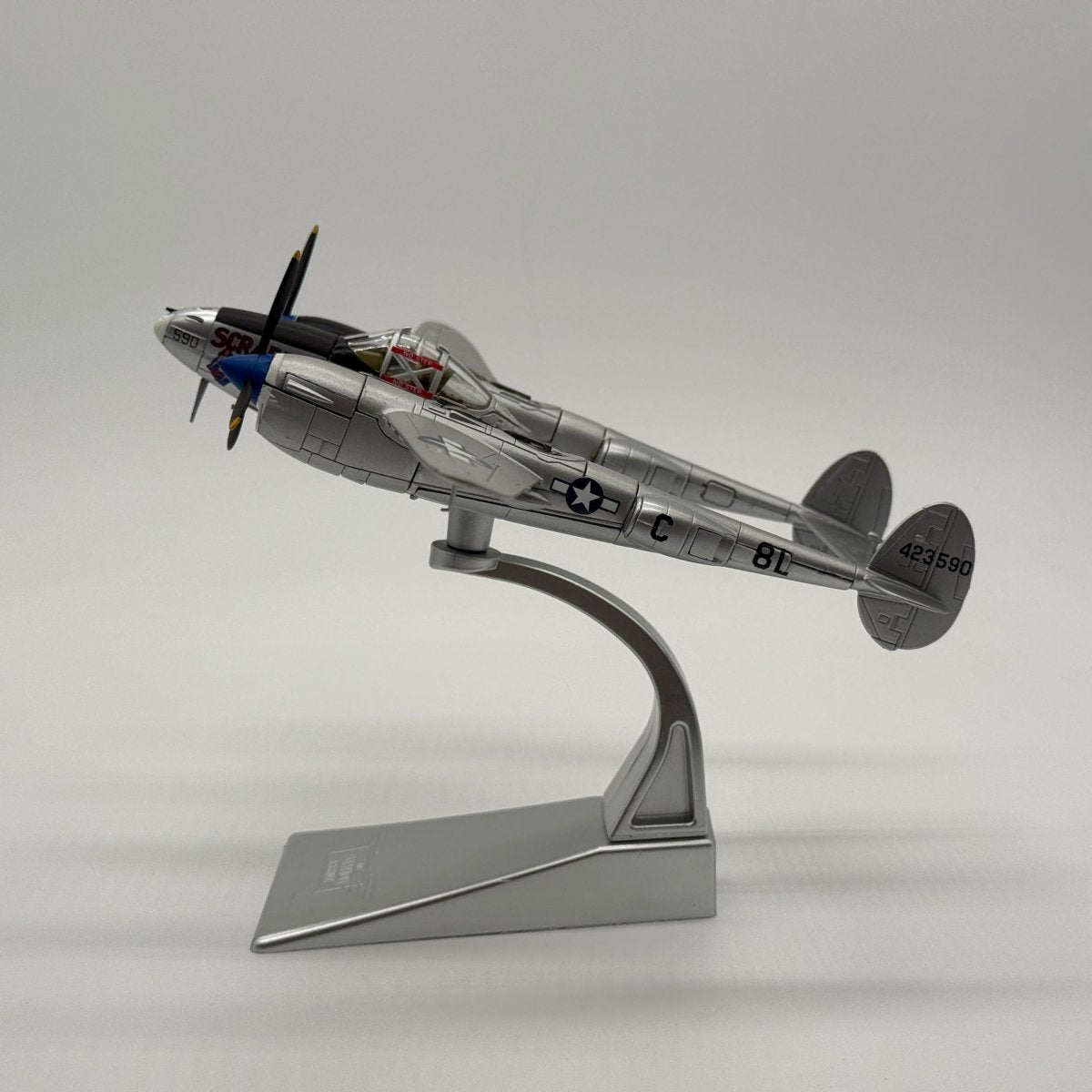 Corgi AA36613 1:72 Lockheed P-38J Lightning USAAF 367th FG Scrapiron IV 1944 - Corgi