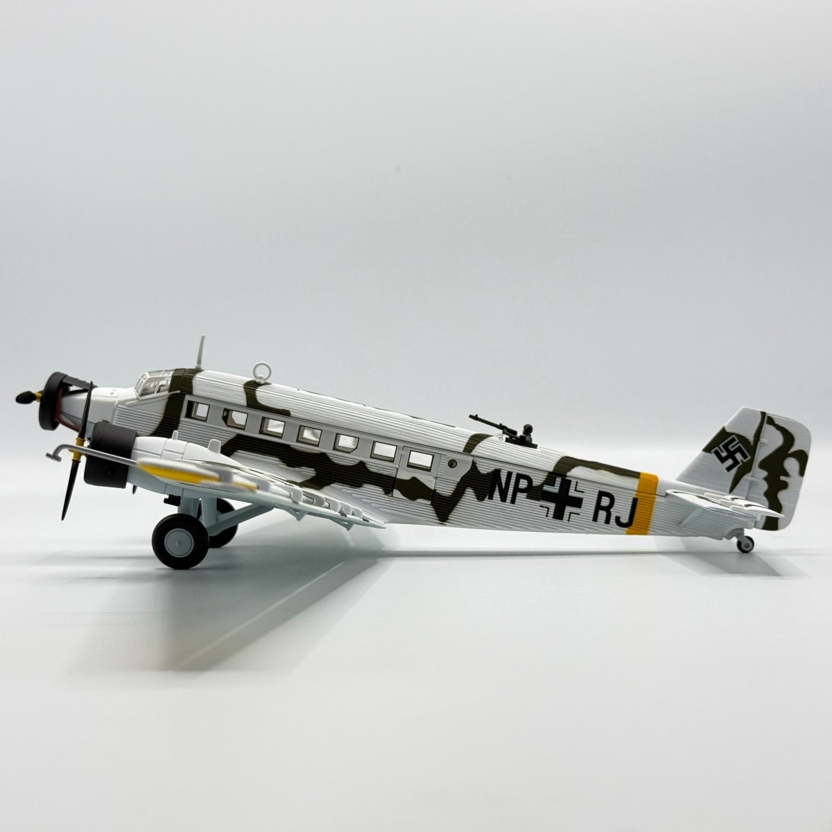 Corgi AA36904 1:72 Junkers Ju 52/3m RJ+NP C-Schulen Thorn Eastern Front December 1941 - Corgi