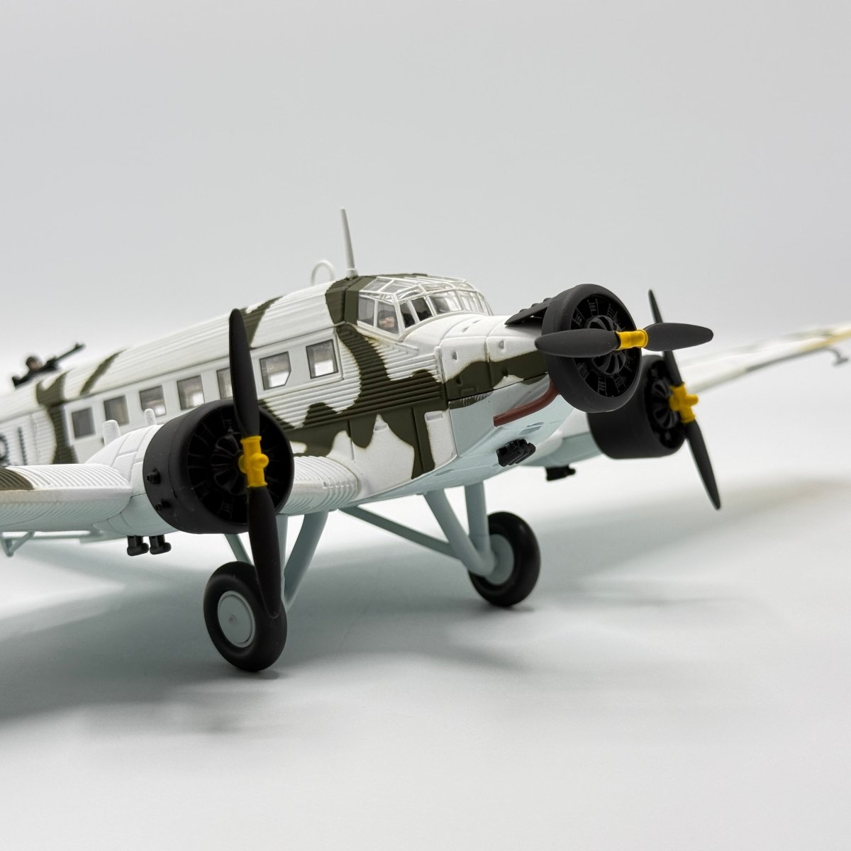 Corgi AA36904 1:72 Junkers Ju 52/3m RJ+NP C-Schulen Thorn Eastern Front December 1941 - Corgi