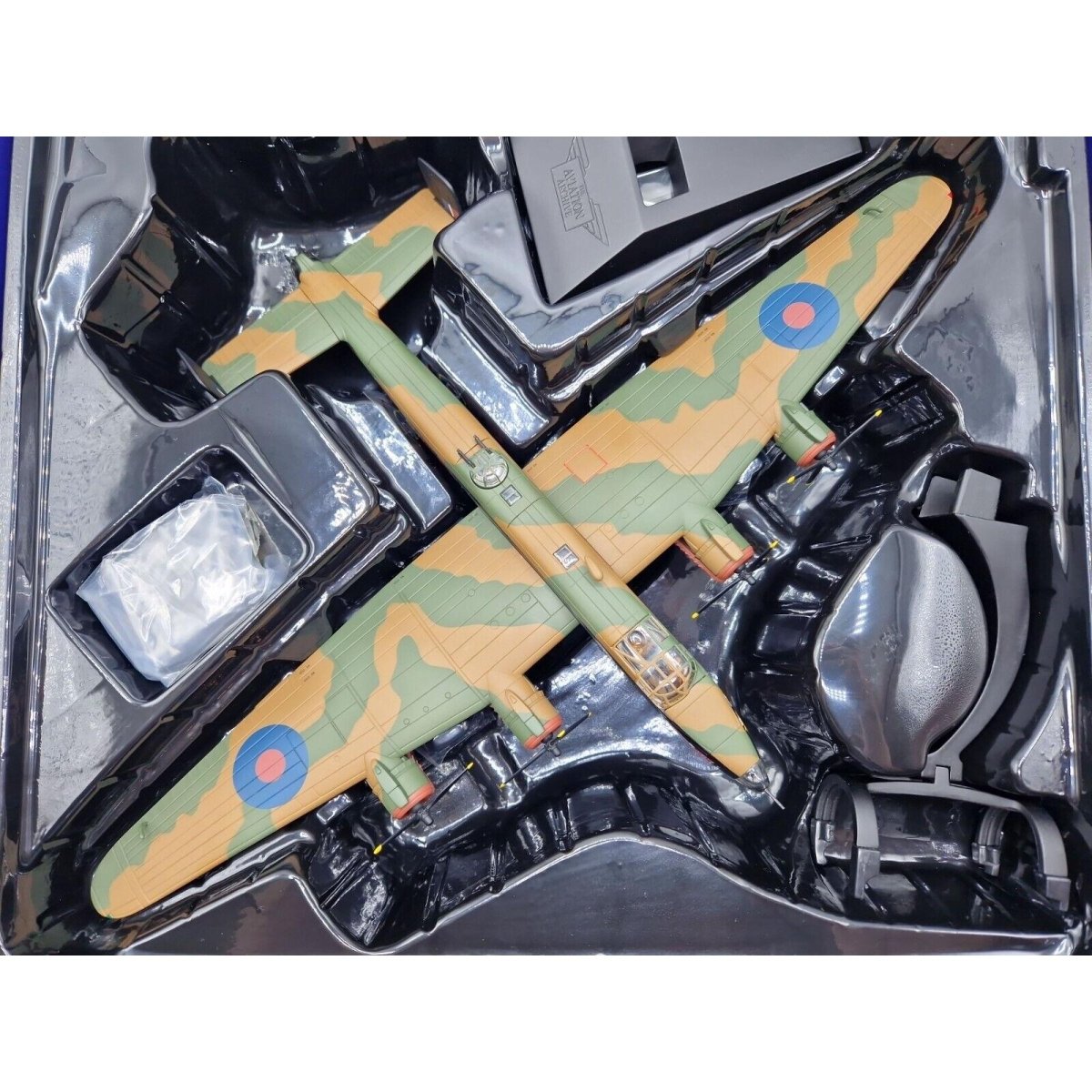 Corgi Aviation Archive 1:72 Handley Page Halifax B.VII Diecast AA37208 - Corgi