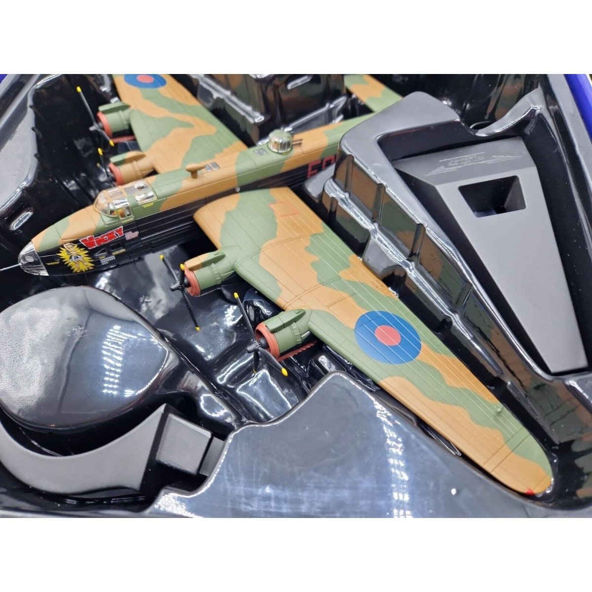 Corgi Aviation Archive 1:72 Handley Page Halifax B.VII Diecast AA37208 - Corgi