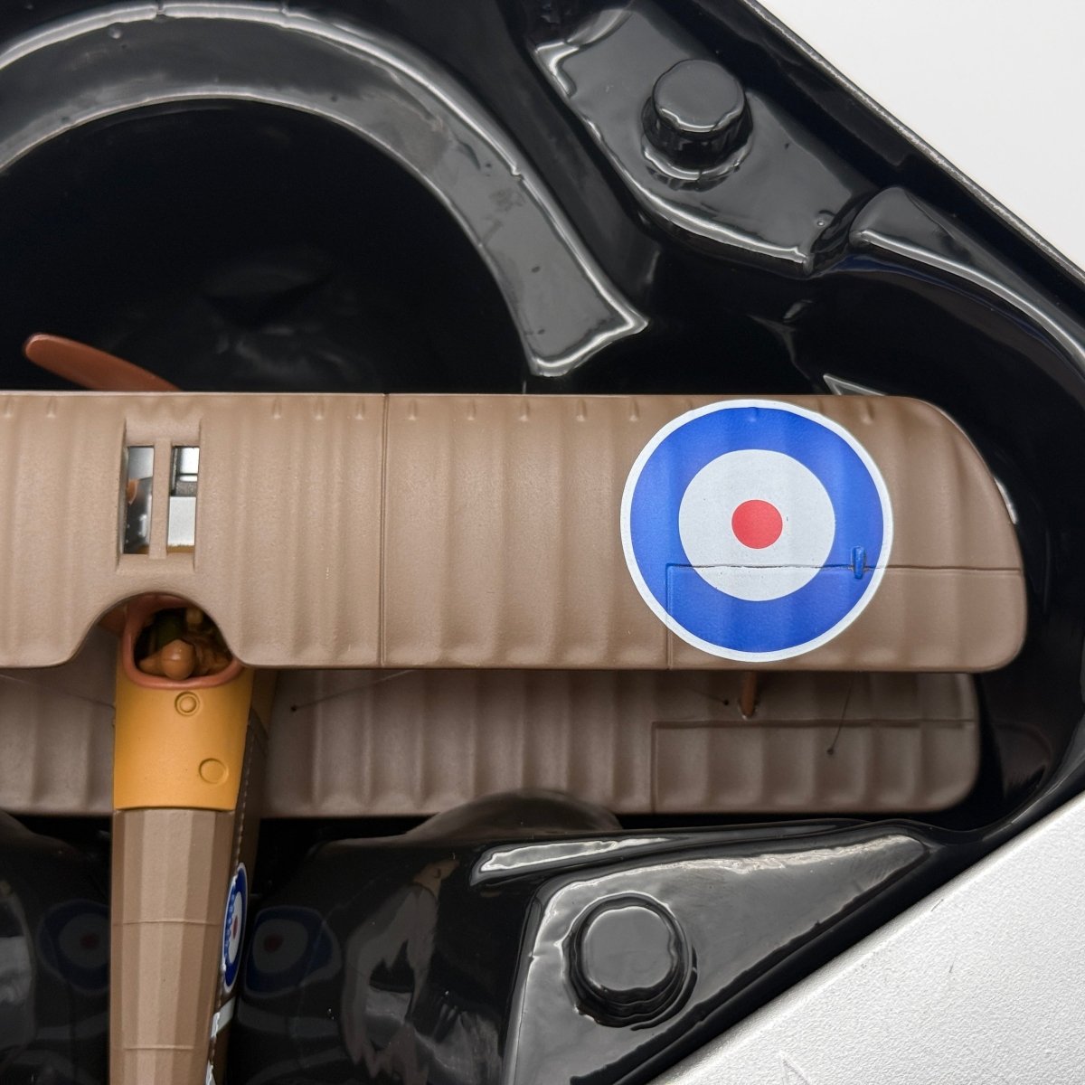 Corgi AA38101 1:48 Sopwith Camel F.1 D9402 Henry Botterell RAF No.208 Sqn France 1918 - Corgi