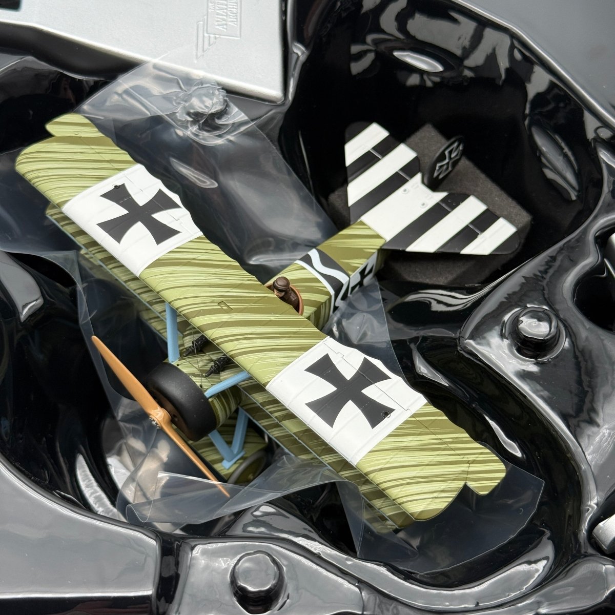 Corgi AA38303 1:48 WWI Fokker Dr.I Johannes Janzen Jasta 6 March 1918 - Corgi