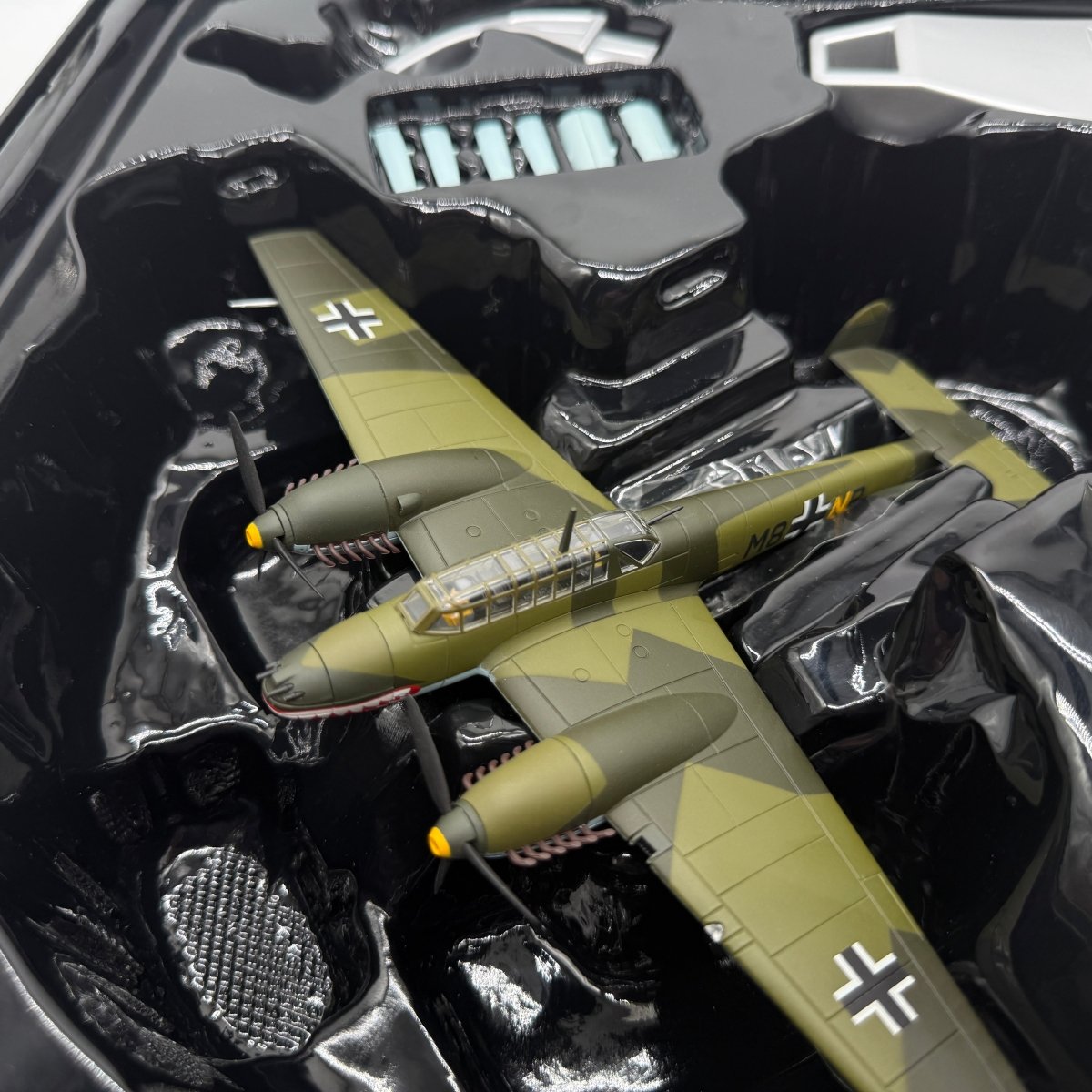 Corgi AA38501 1:72 Messerschmitt Bf 110C Luftwaffe ZG 76 Hans-Joachim Jabs 1940 - Corgi