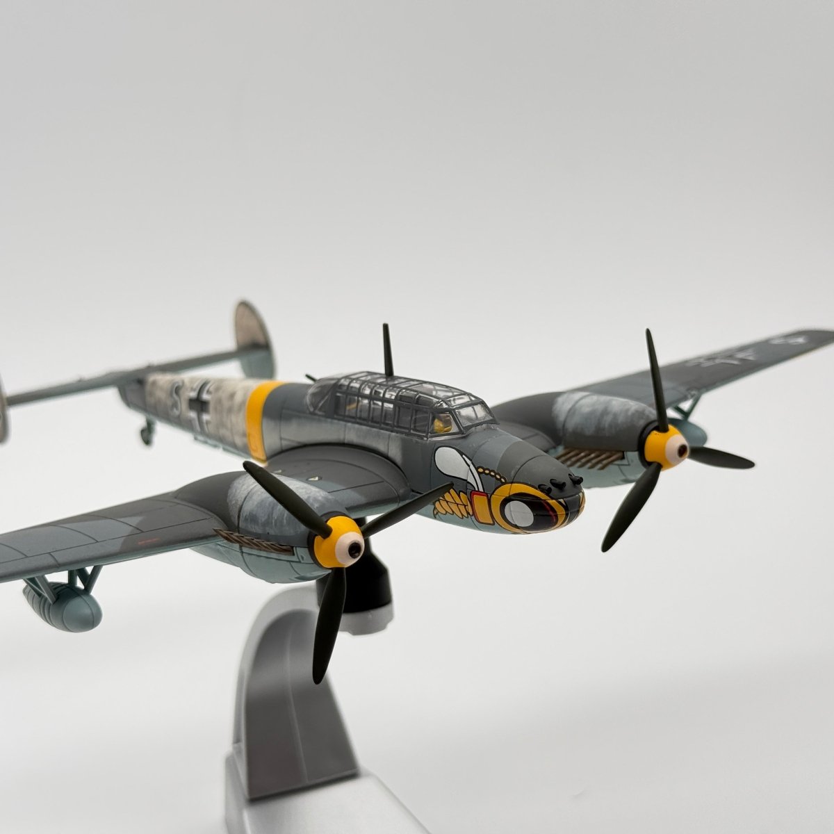 Corgi AA38506 1:72 Messerschmitt Bf 110C Luftwaffe KG 210 Russian Front Winter 1941 - Corgi