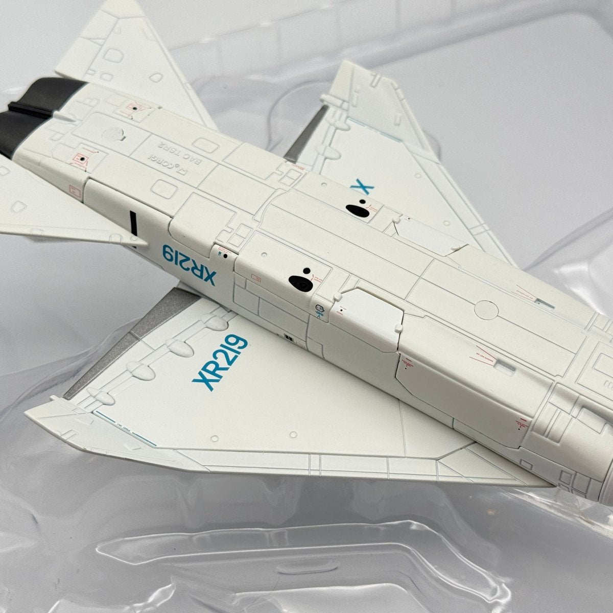 Corgi AA38601 1:72 BAC TSR.2 Prototype 1 XR219 A&AEE Boscombe Down 1964 - Corgi