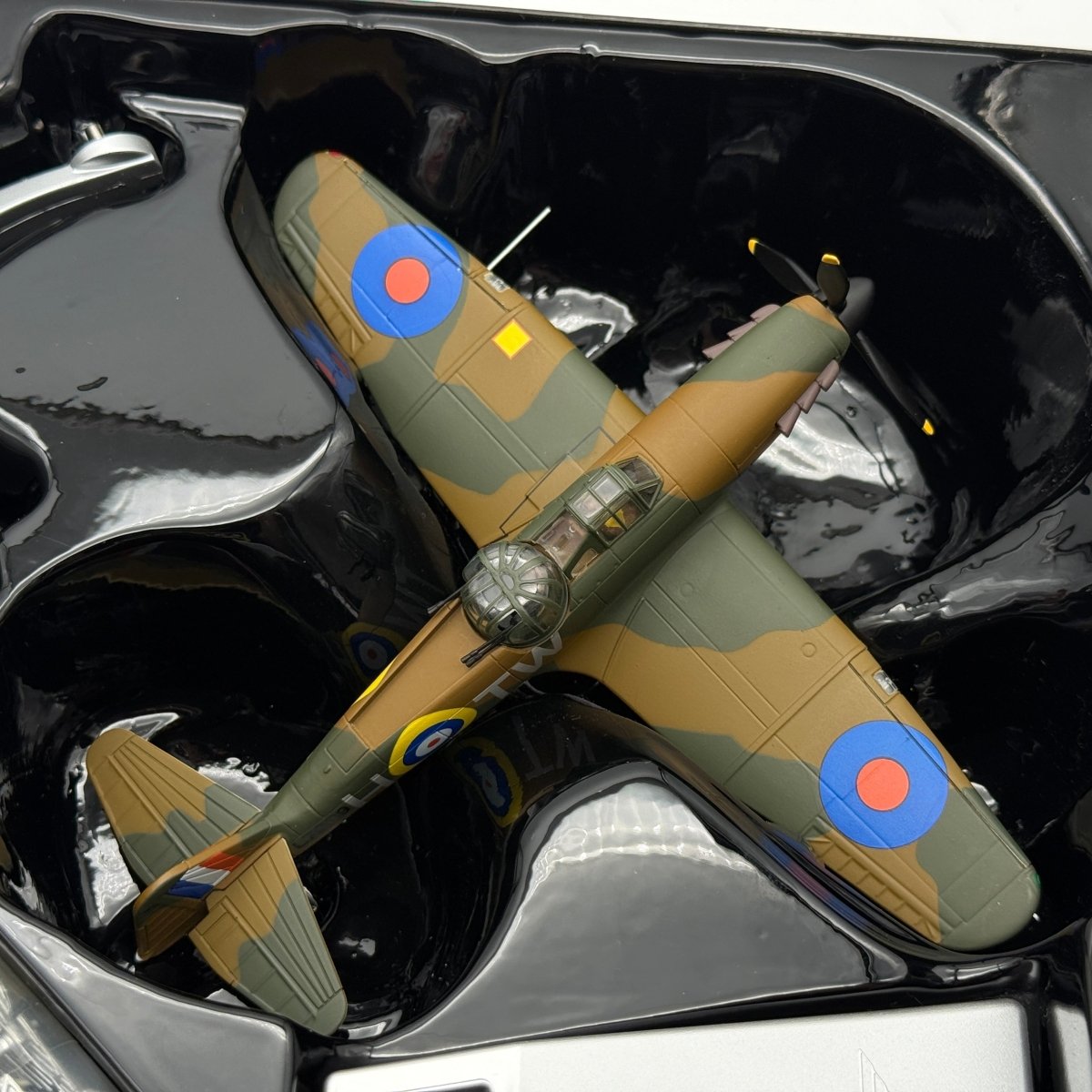 Corgi AA39301 1:72 Boulton Paul Defiant Mk I RAF No.141 Sqn Cock o the North - Corgi