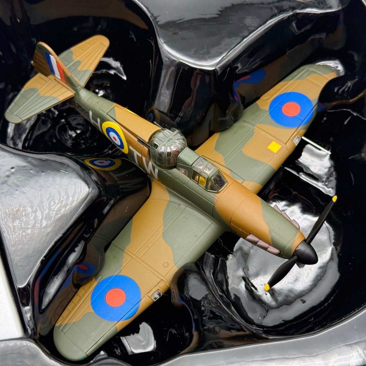 Corgi AA39301 1:72 Boulton Paul Defiant Mk I RAF No.141 Sqn Cock o the North - Corgi