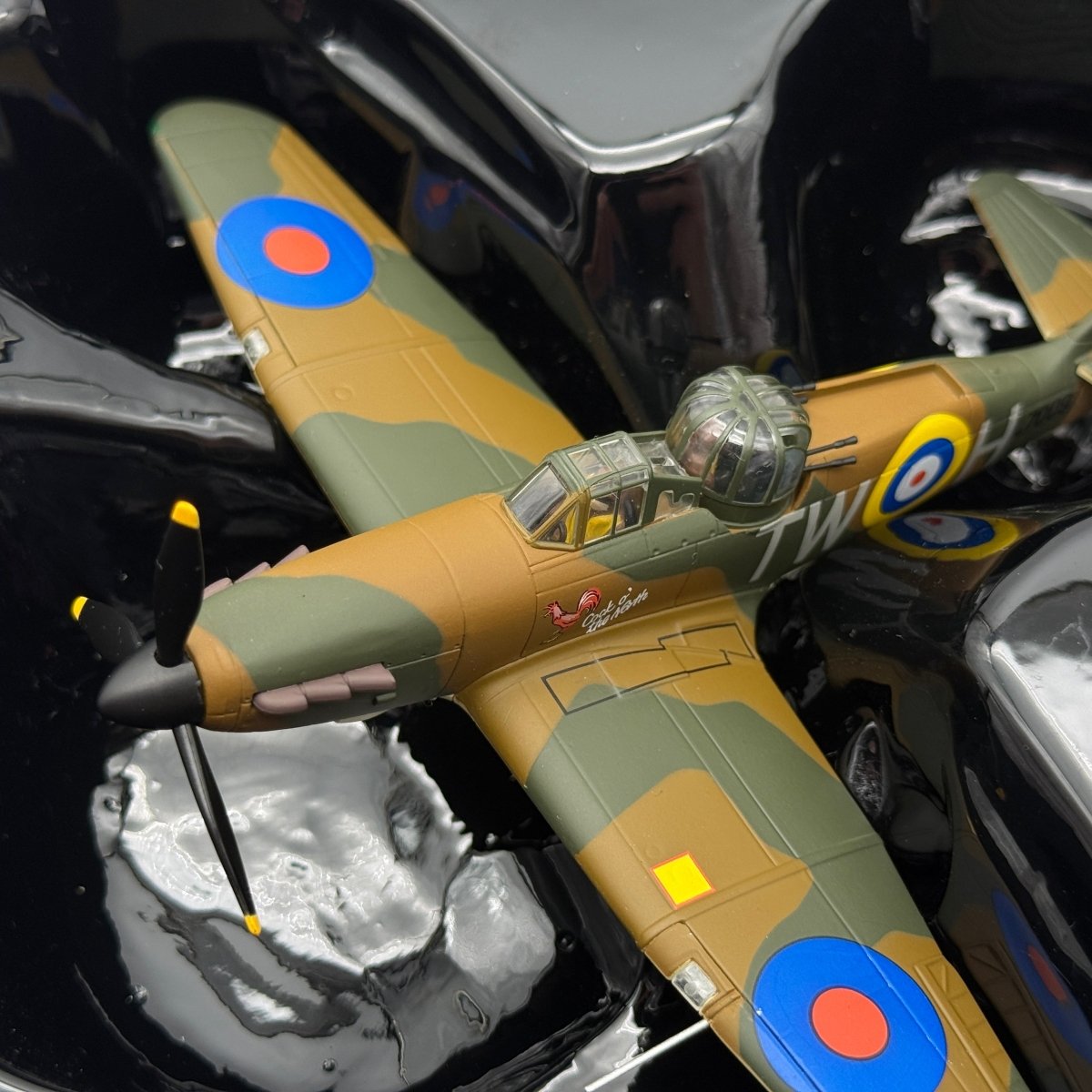 Corgi AA39301 1:72 Boulton Paul Defiant Mk I RAF No.141 Sqn Cock o the North - Corgi