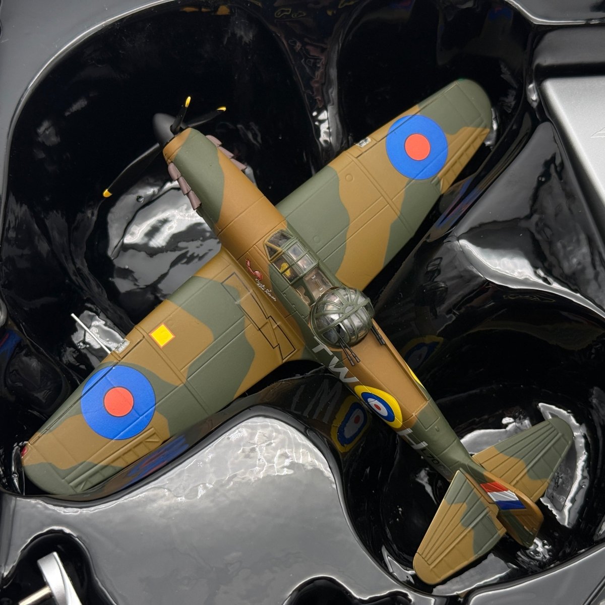 Corgi AA39301 1:72 Boulton Paul Defiant Mk I RAF No.141 Sqn Cock o the North - Corgi