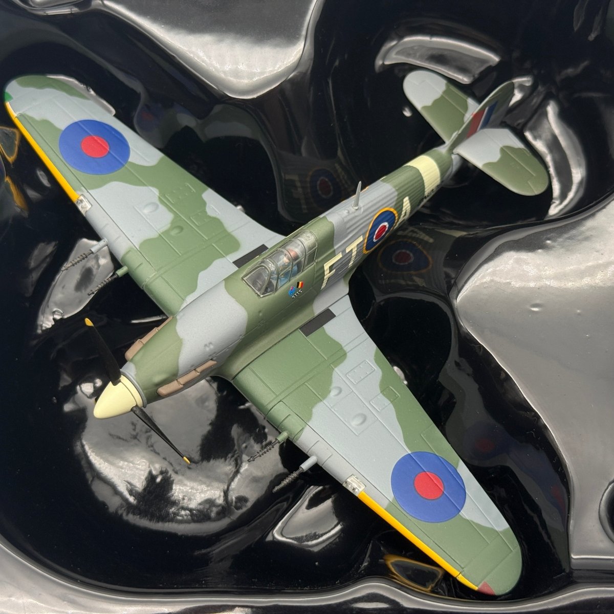 Corgi AA39702A 1:72 Hurricane Mk.IIC BN230 Daniel Du Vivier 43 Sqn 1942 - Corgi