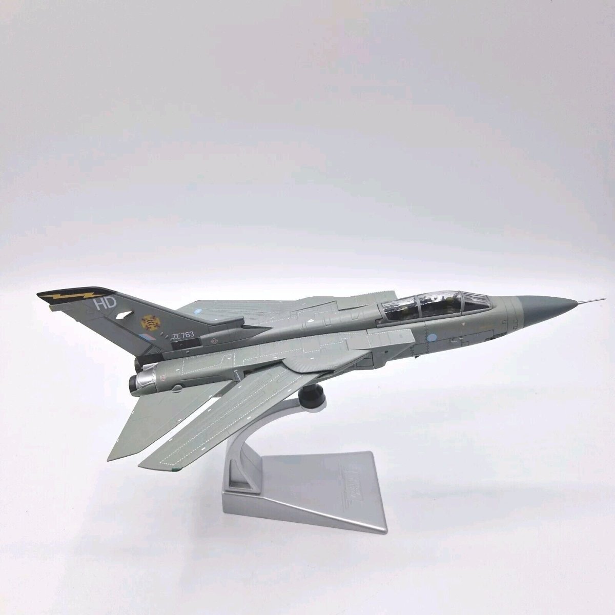 Corgi Aviation Archive 1:72 Panavia Tornado F3 111 Sqn RAF Leuchars, Scotland 2010 AA39801 - Corgi
