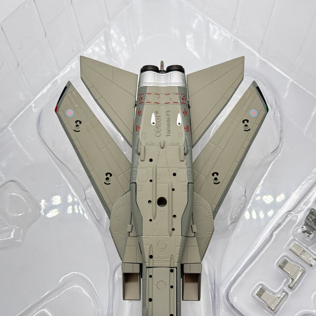 Corgi AA39803 1:72 Panavia Tornado F3 ADV ZE760 RAF No.5 Sqn RAF Coningsby 1991 - Corgi