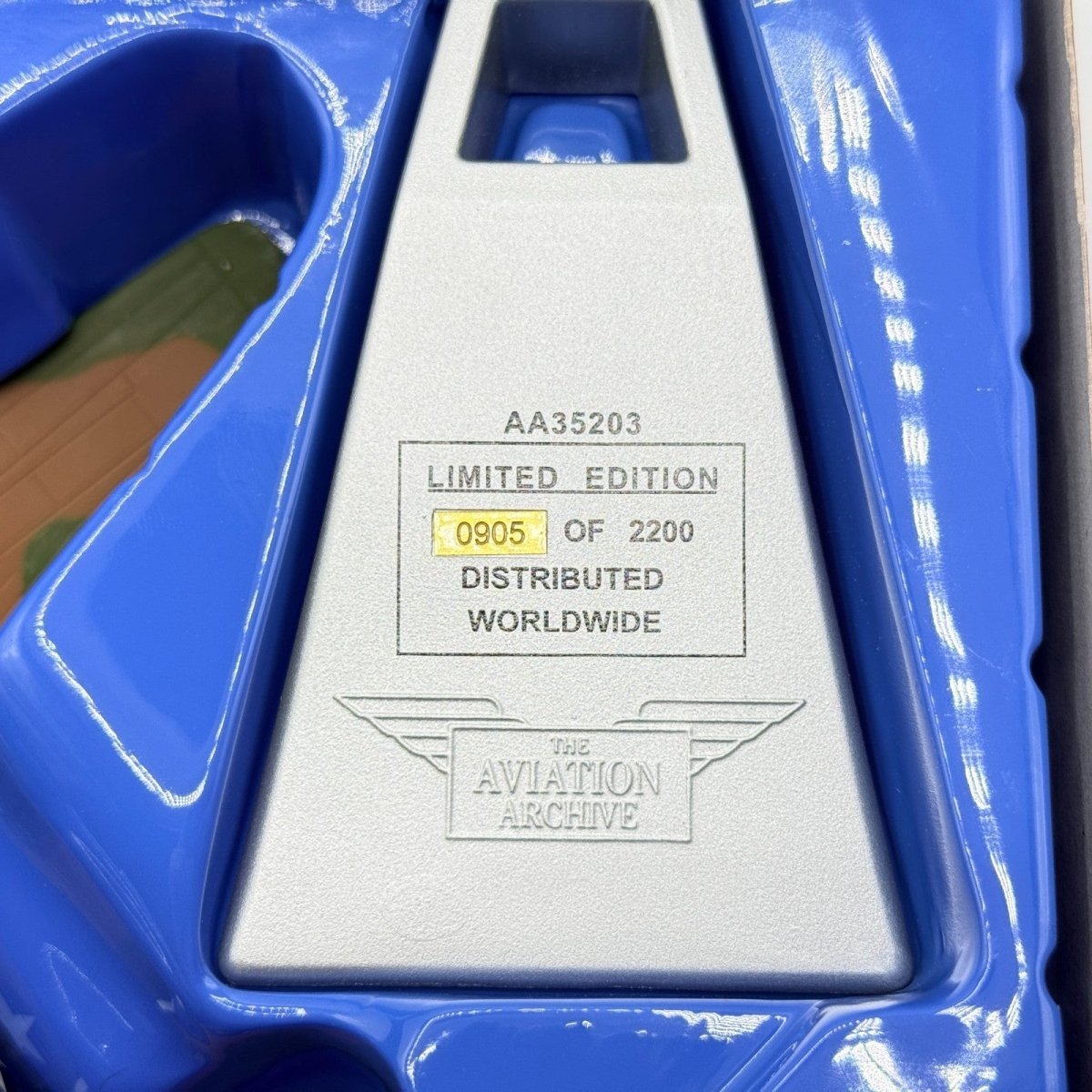 Corgi Aviation 1:72 AA35203 P - 40E Warhawk 'White 86' 3 Sqn RAAF Australia 1942 - Corgi