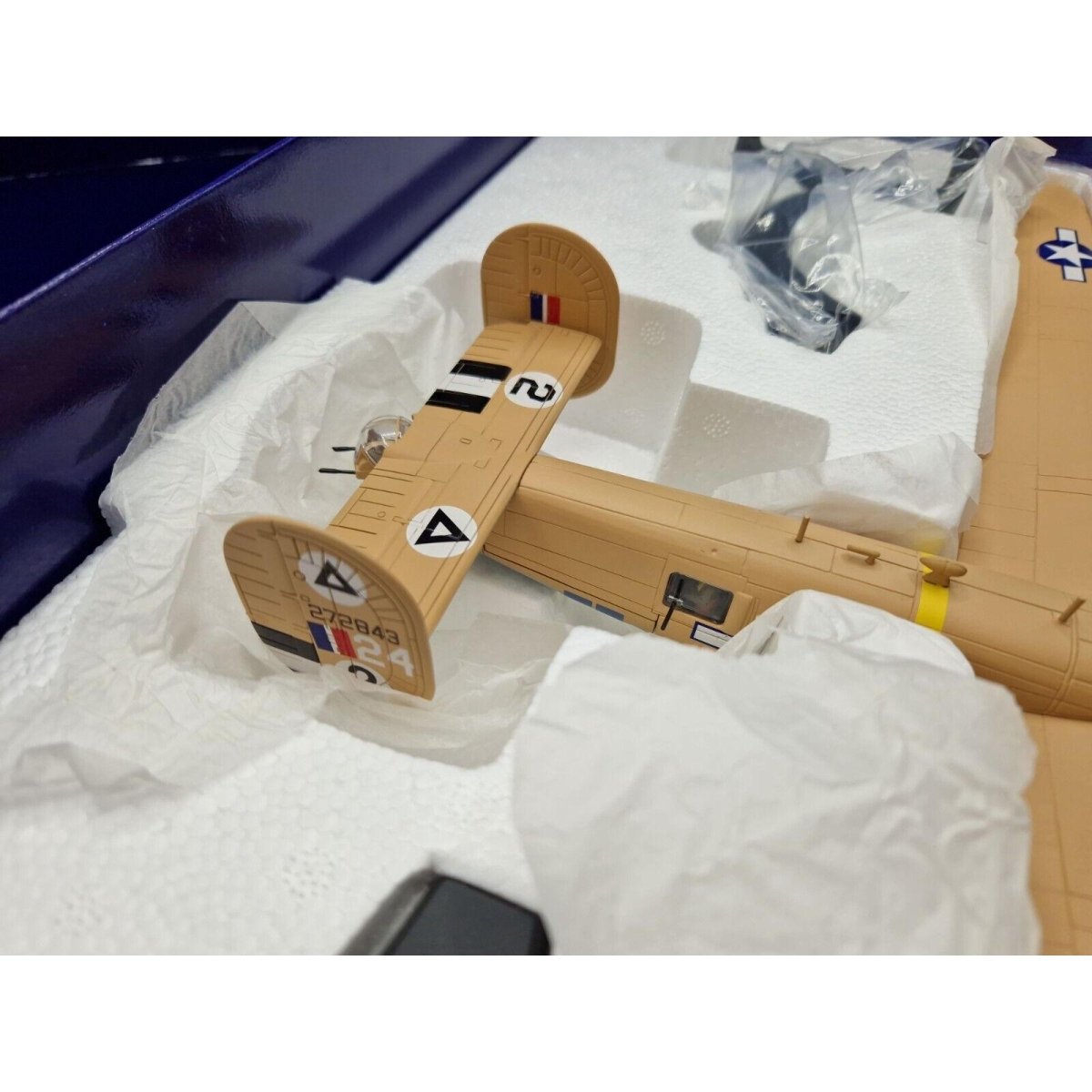 Corgi Aviation Archive 1:72 Consolidated B - 24D Liberator 'Strawberry Bitch' 376th BG 1943 AA34003 - Corgi