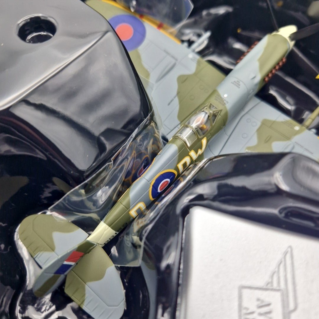 Corgi Aviation Archive 1:72 Spitfire MkXIV, 610 Sqn, with 'Doodlebug' Model AA38703 - Corgi