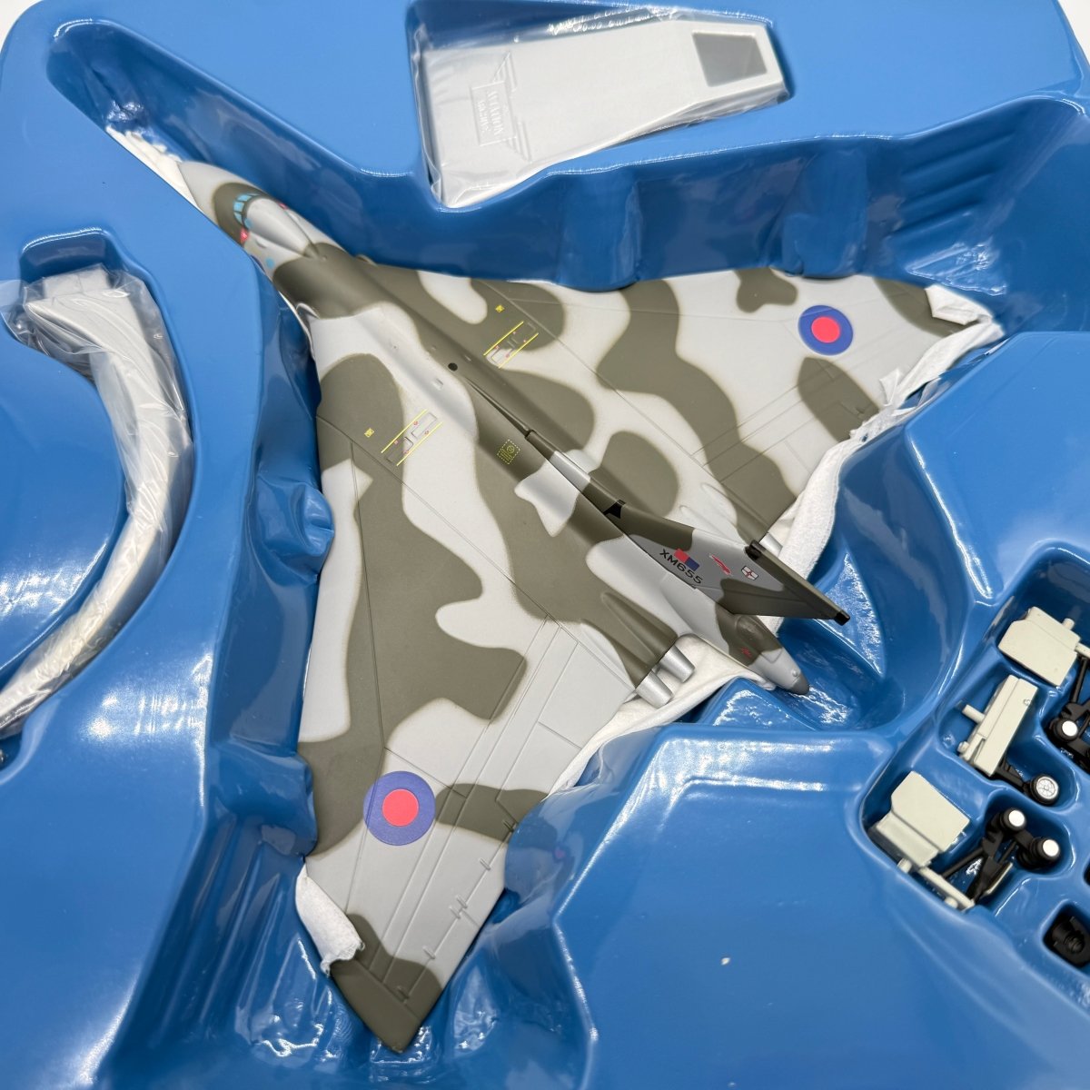 Corgi Aviation 48304 1:144 Avro Vulcan B.Mk 2 RAF XM655 - Corgi