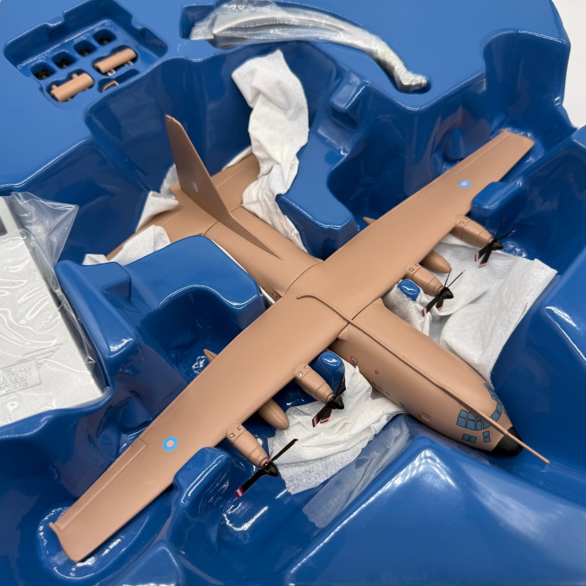 Corgi Aviation 48405 1:144 C130 K C1 Hercules RAF Desert Storm - Corgi
