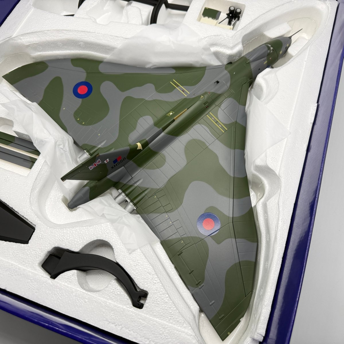 Corgi Aviation AA27201 1:72 Avro Vulcan B.Mk 2 XH558 - Corgi