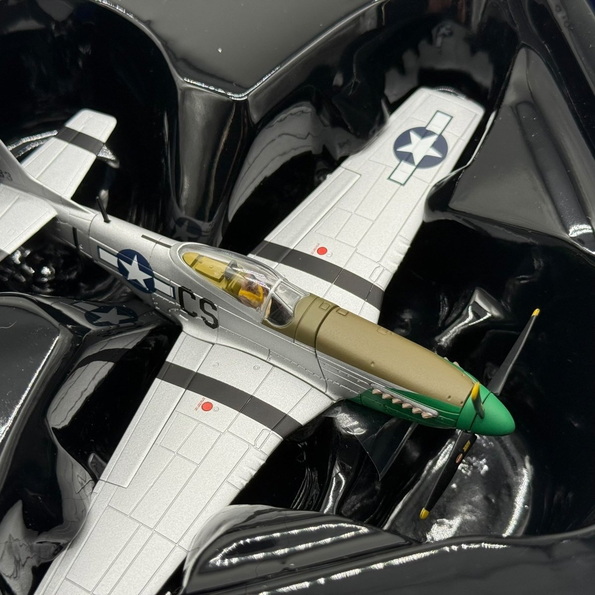 Corgi Aviation AA27704 1:72 P - 51D Mustang Daddy's Girl Ray Wetmore 1945 - Corgi