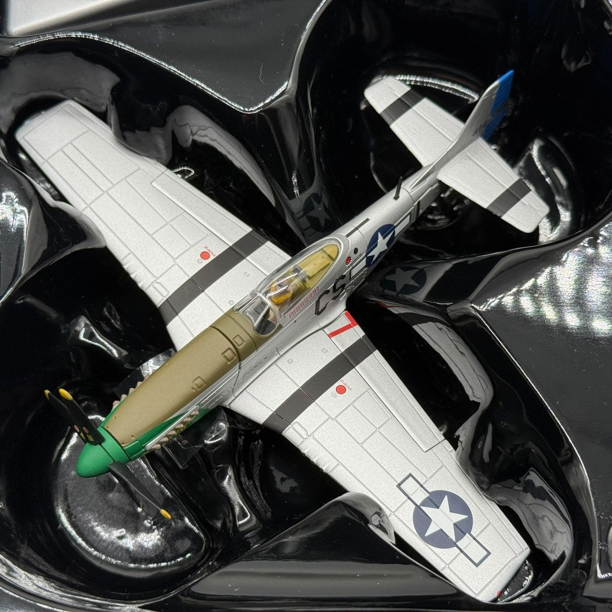 Corgi Aviation AA27704 1:72 P - 51D Mustang Daddy's Girl Ray Wetmore 1945 - Corgi