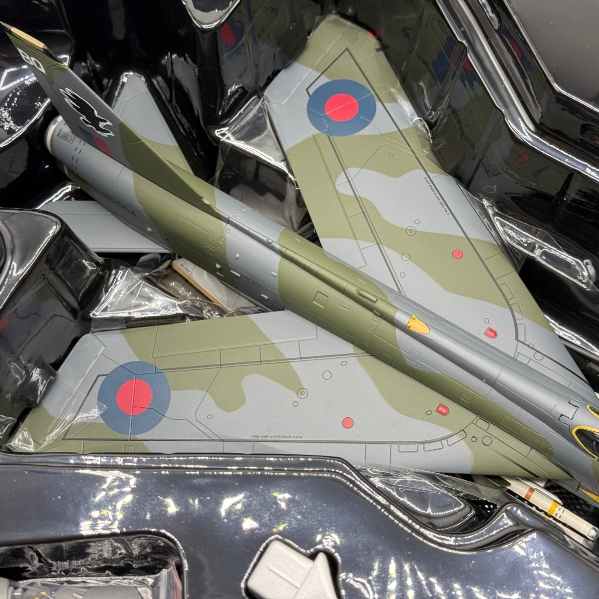 Corgi Aviation AA28403 1:48 English Electric Lightning F.Mk 6 RAF No.11 Sqn - Corgi