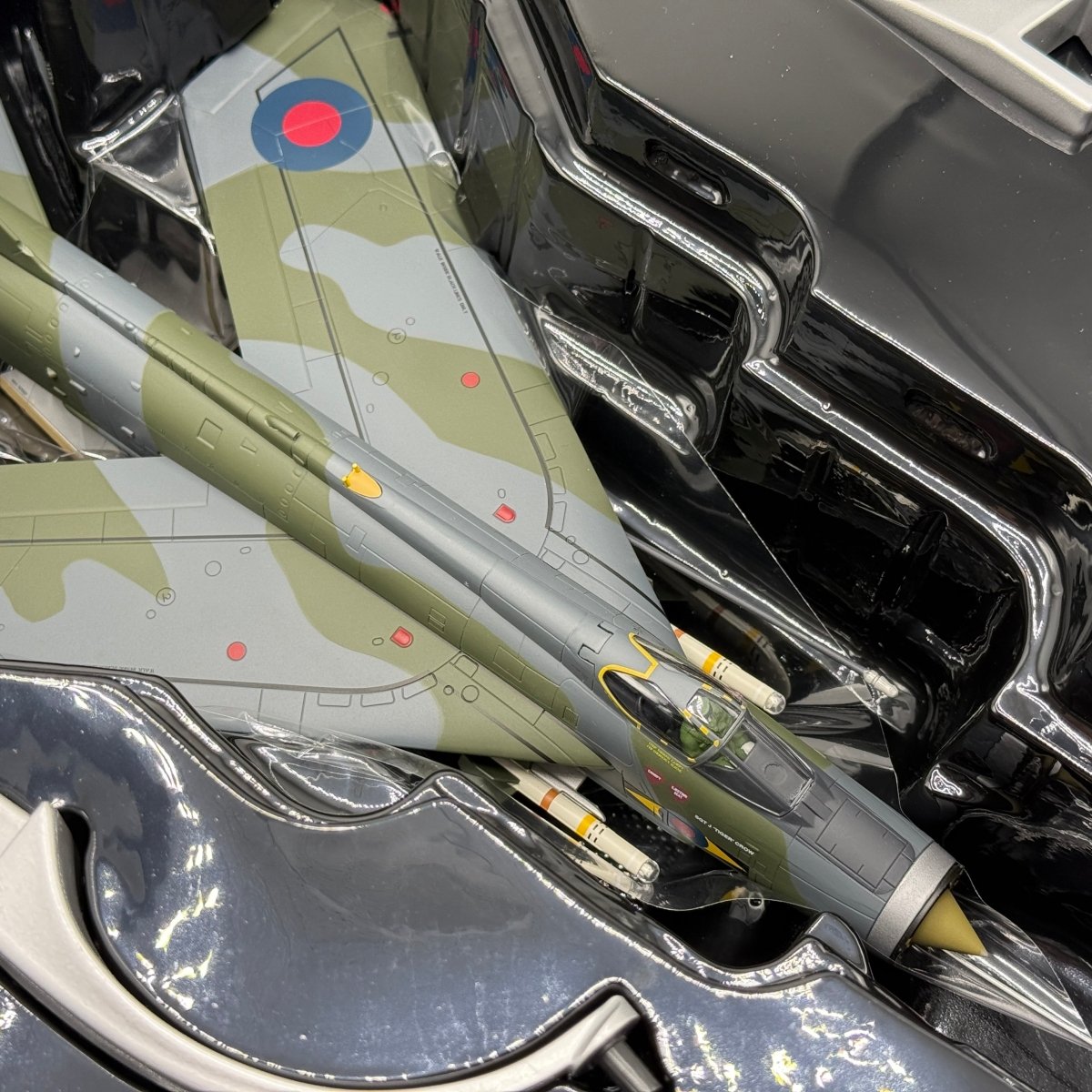 Corgi Aviation AA28403 1:48 English Electric Lightning F.Mk 6 RAF No.11 Sqn - Corgi