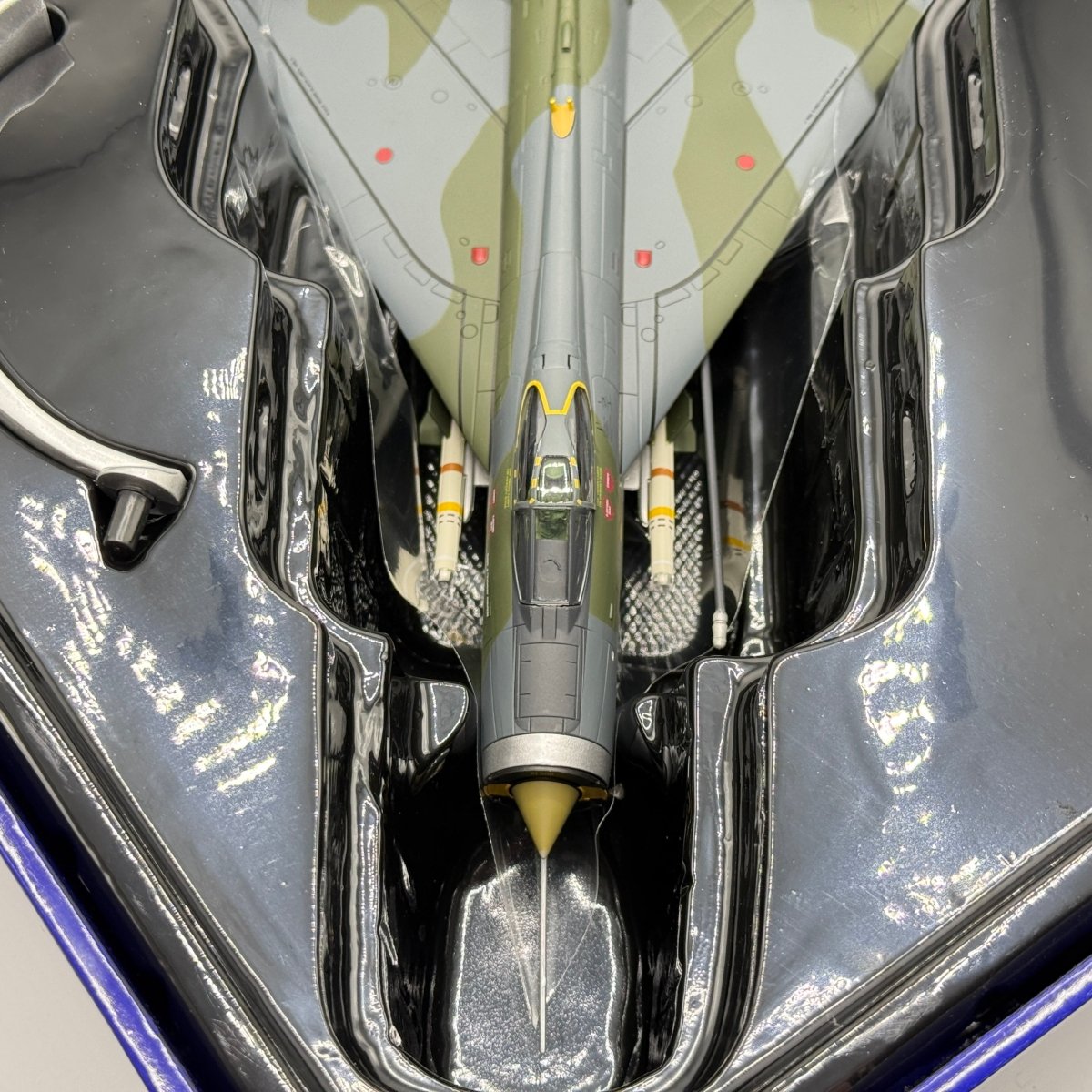 Corgi Aviation AA28403 1:48 English Electric Lightning F.Mk 6 RAF No.11 Sqn - Corgi
