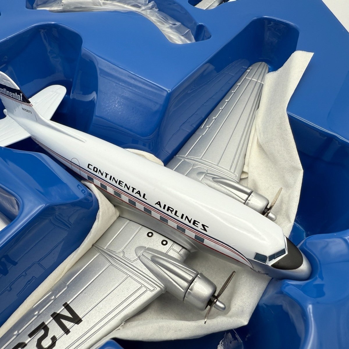 Corgi Aviation AA30001 1:144 Douglas DC - 3 Continental Airlines Diecast Model - Corgi