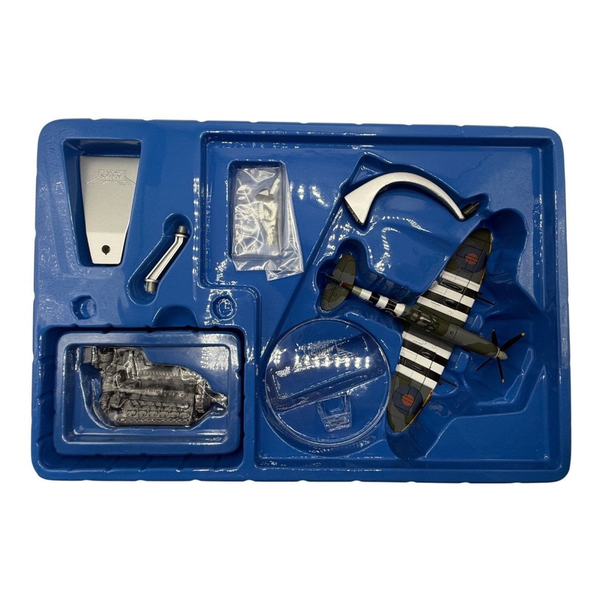 Corgi Aviation AA31921 1:72 Spitfire LF IX & 1:24 Merlin Engine, RCAF 1944 - Corgi