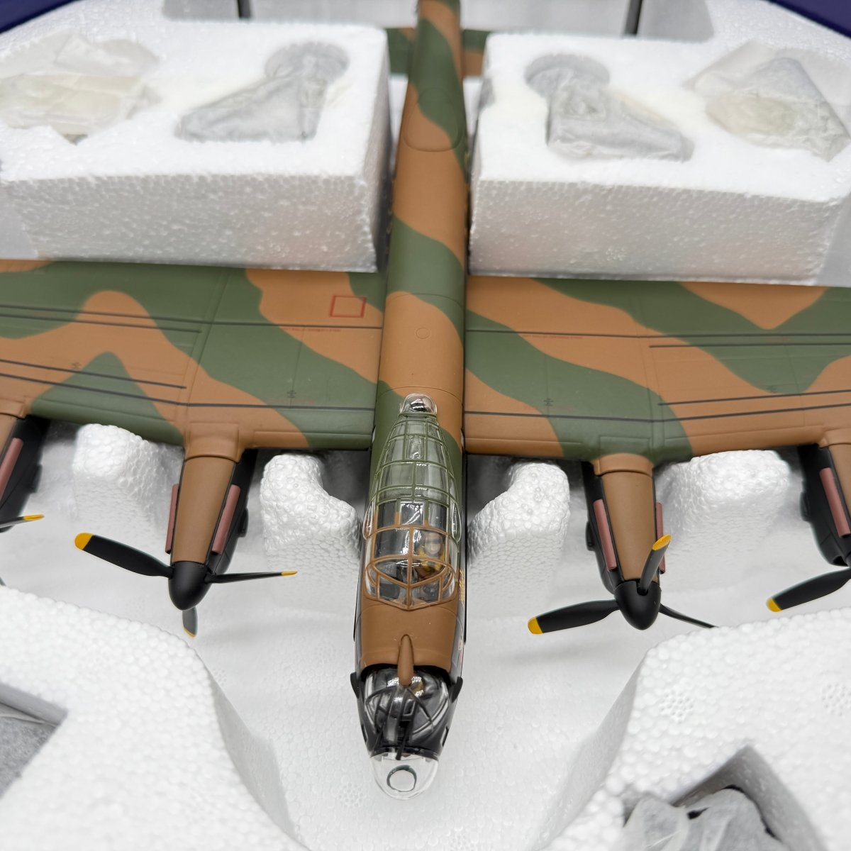 Corgi Aviation AA32618 1:72 Lancaster B.Mk I Tallboy Raid - Corgi