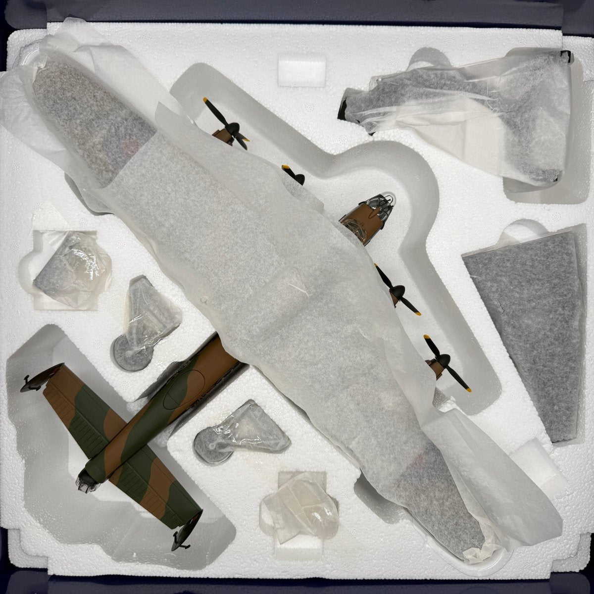 Corgi Aviation AA32618 1:72 Lancaster B.Mk I Tallboy Raid - Corgi