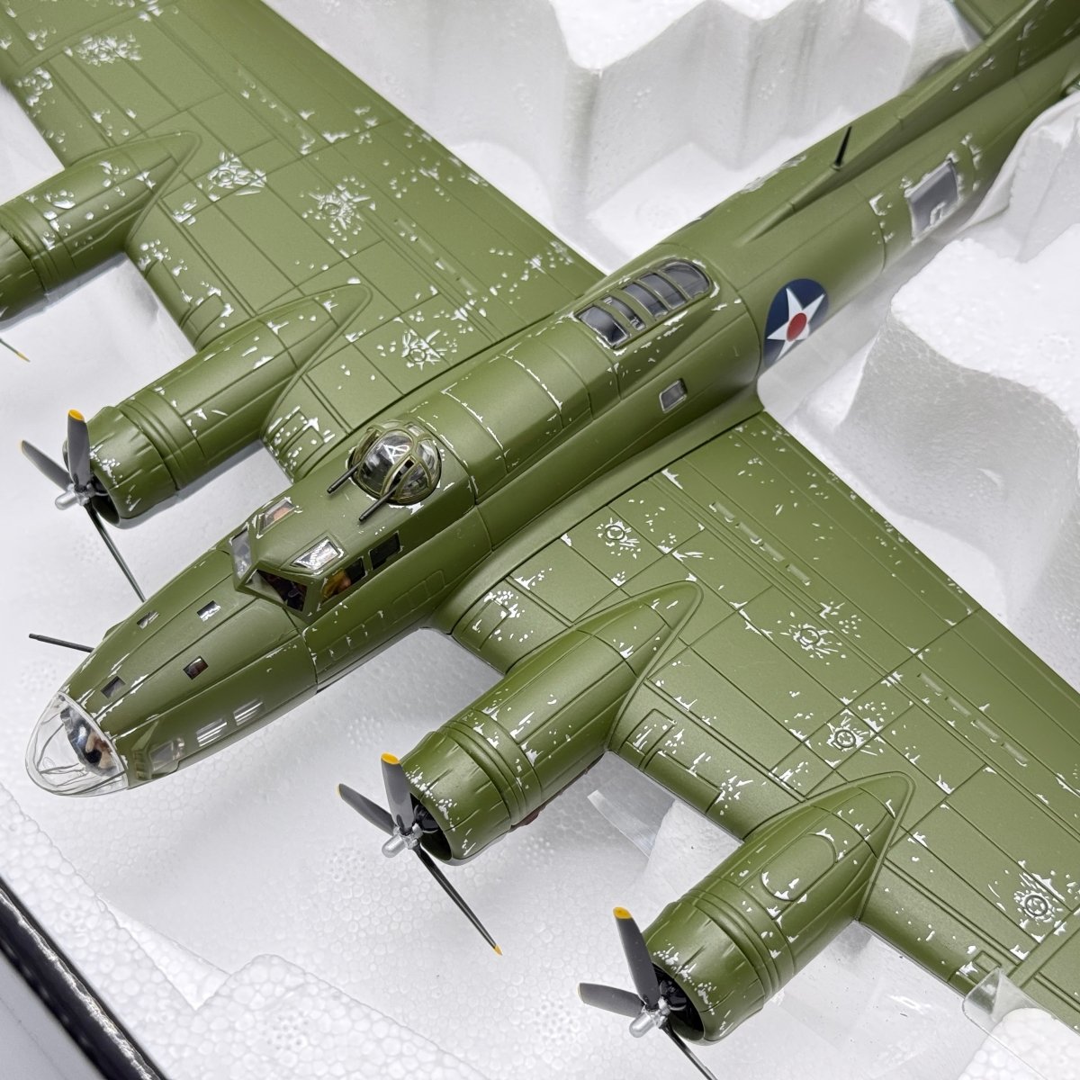 Corgi Aviation AA33312 1:72 Boeing B - 17E Flying Fortress USAAF 19th BG Java - Corgi