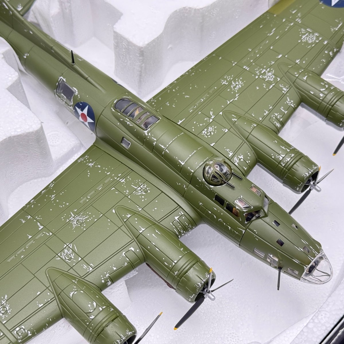 Corgi Aviation AA33312 1:72 Boeing B - 17E Flying Fortress USAAF 19th BG Java - Corgi