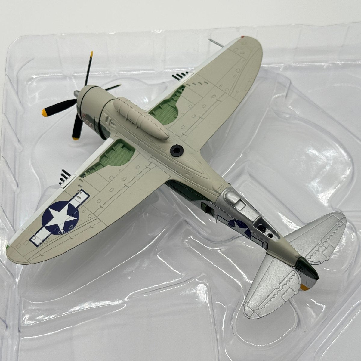 Corgi Aviation AA33812 1:72 Republic P - 47D Thunderbolt Daring Dottie III 1944 - Corgi