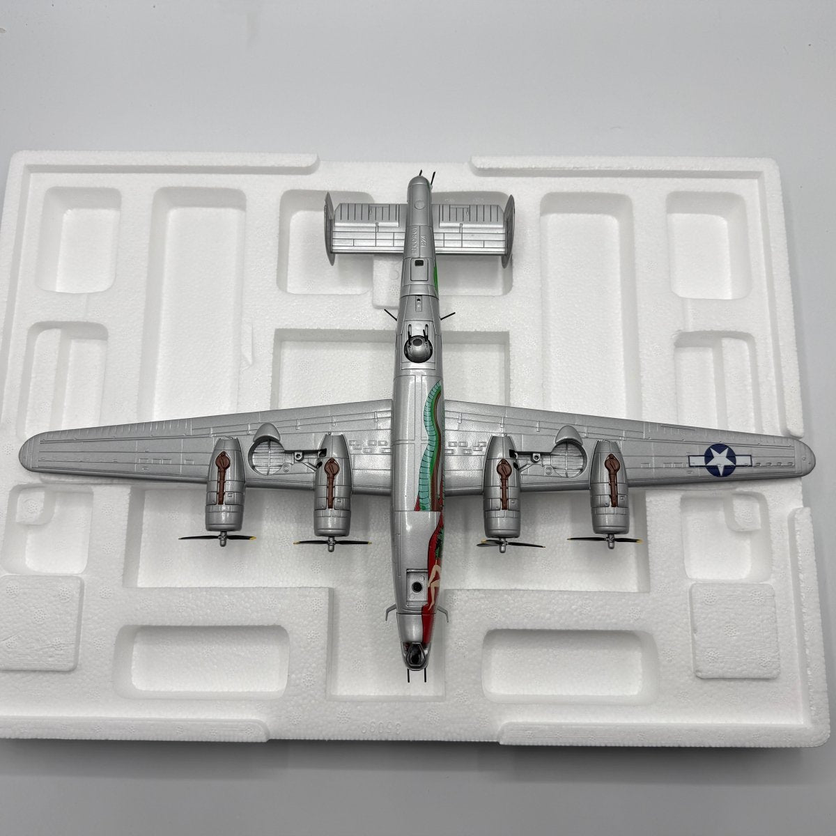 Corgi Aviation AA34001 1:72 Consolidated B - 24J Liberator 'The Dragon and his Tail' - Corgi