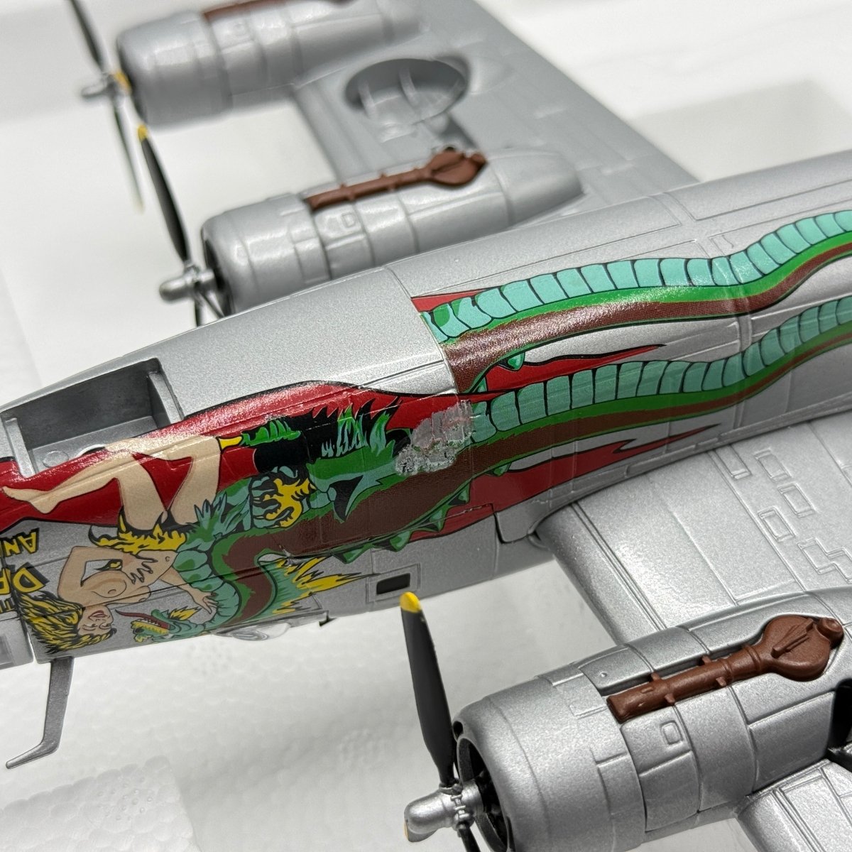 Corgi Aviation AA34001 1:72 Consolidated B - 24J Liberator 'The Dragon and his Tail' - Corgi
