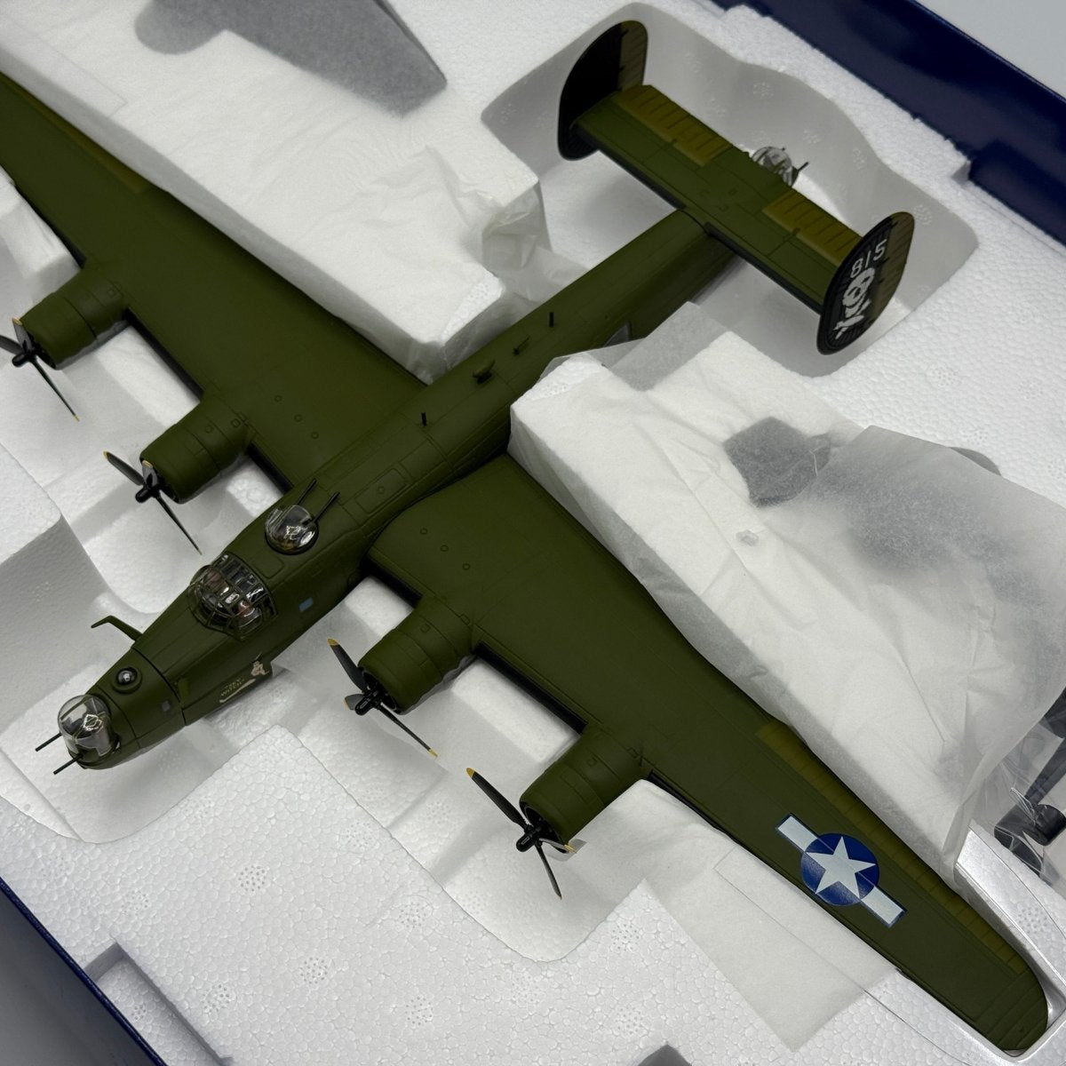 Corgi Aviation AA34004 1:72 Consolidated B - 24D Liberator USAAF Sky Witch - Corgi