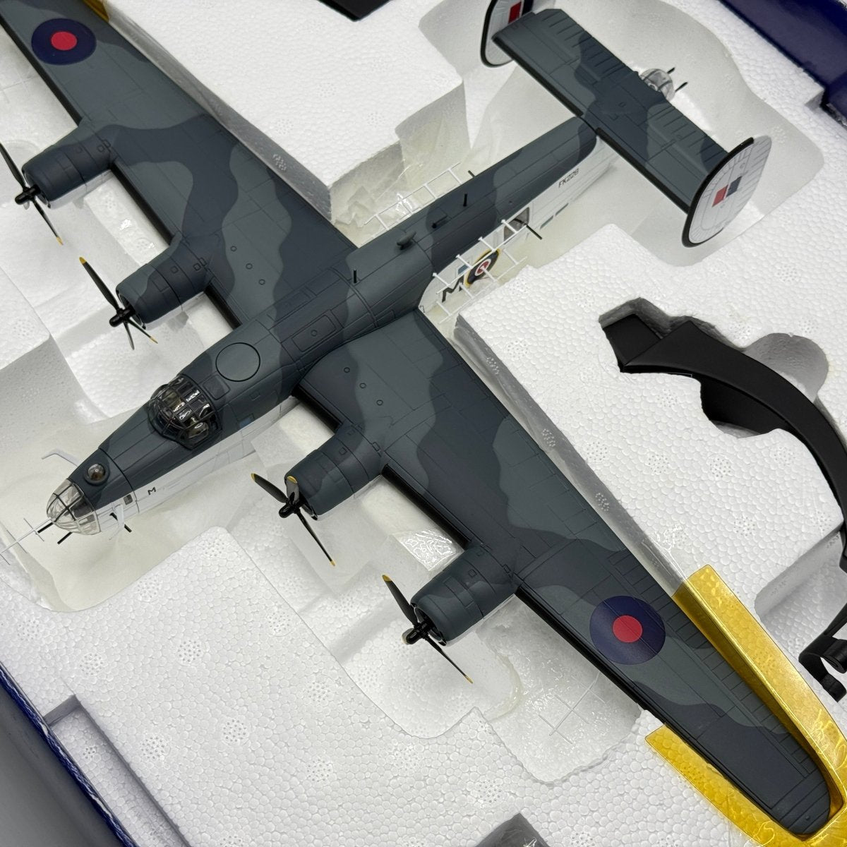 Corgi Aviation AA34005 1:72 Consolidated B - 24D Liberator RAF No.120 Sqn - Corgi