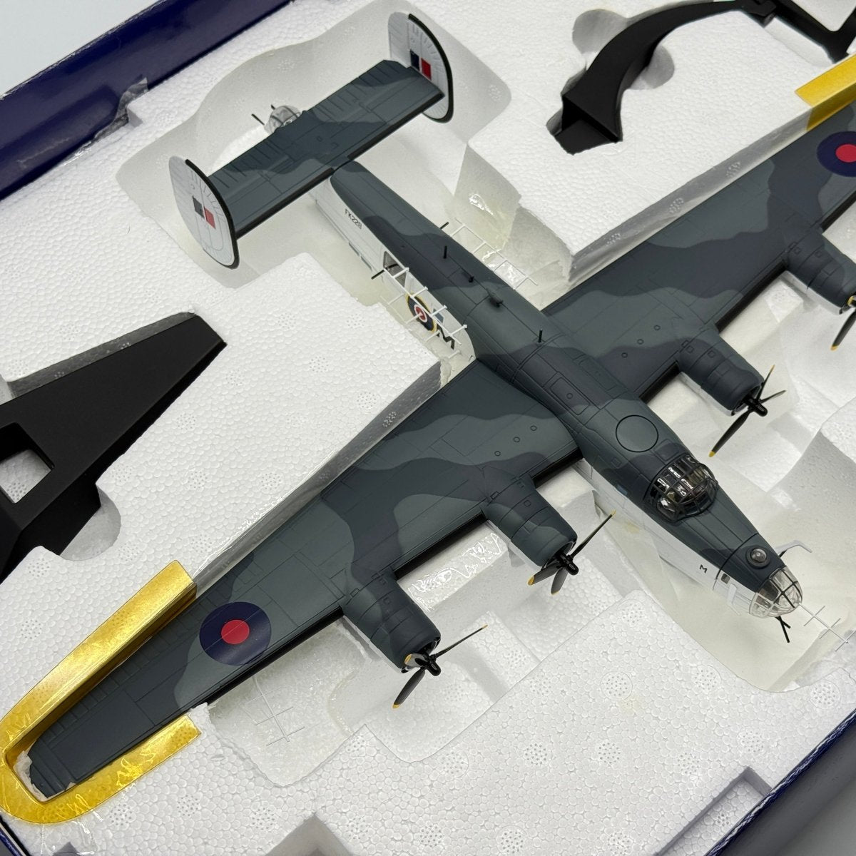 Corgi Aviation AA34005 1:72 Consolidated B - 24D Liberator RAF No.120 Sqn - Corgi