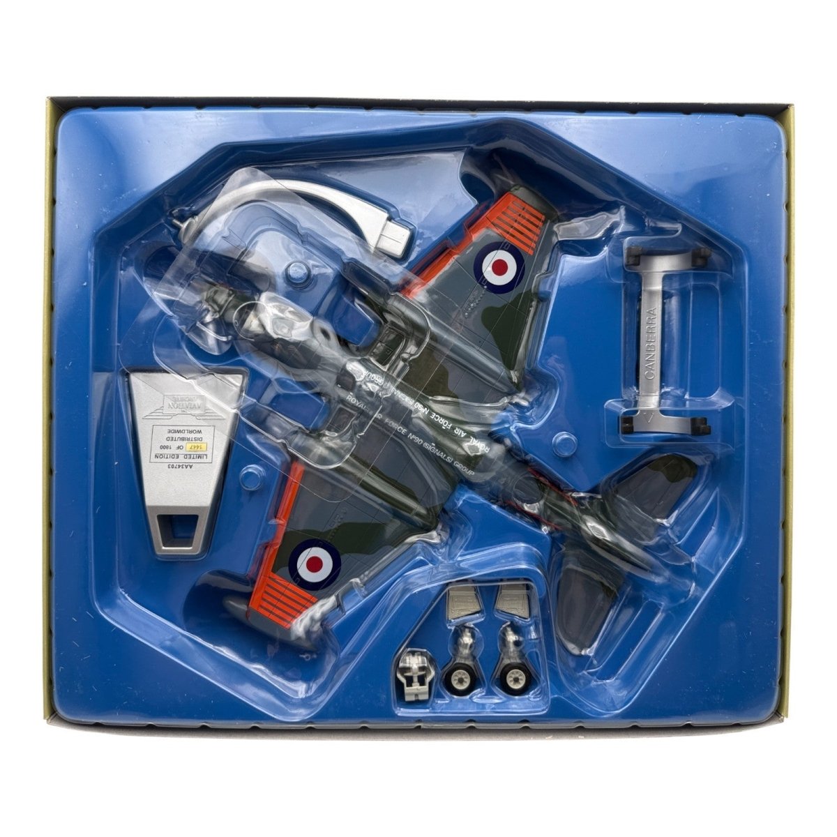 Corgi Aviation AA34703 1:72 Canberra B.2, 98 Sqn RAF Cottesmore 1970 Diecast - Corgi