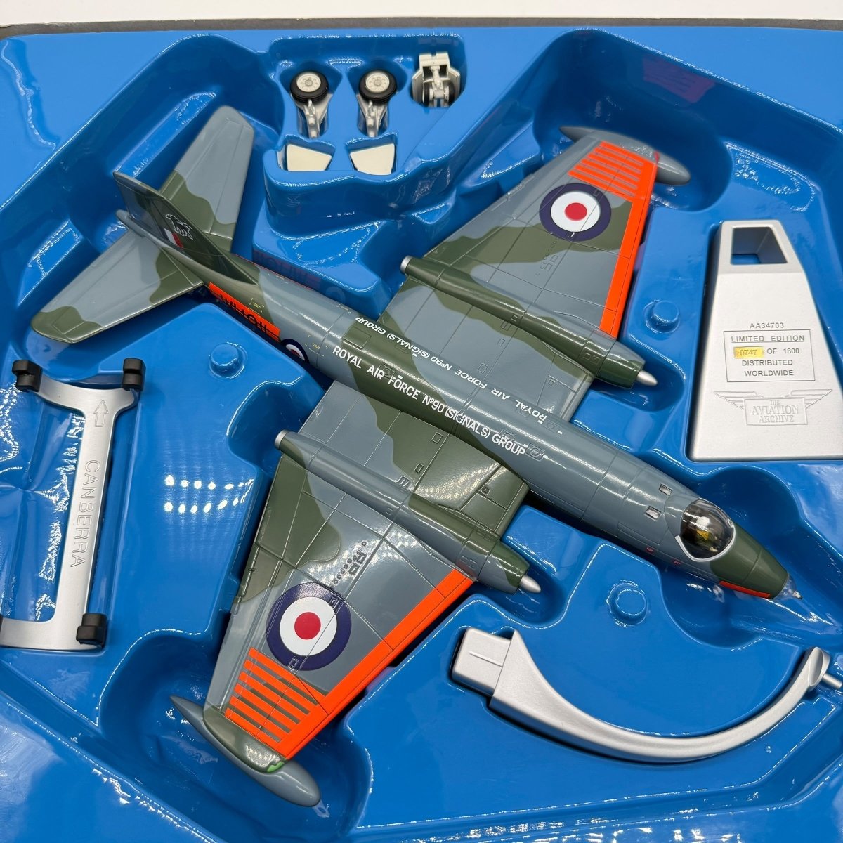 Corgi Aviation AA34703 1:72 English Electric Canberra B.Mk 2 WH911 - Corgi