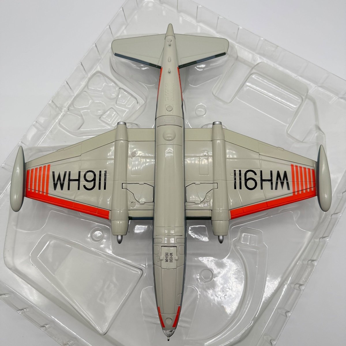 Corgi Aviation AA34703 1:72 English Electric Canberra B.Mk 2 WH911 - Corgi