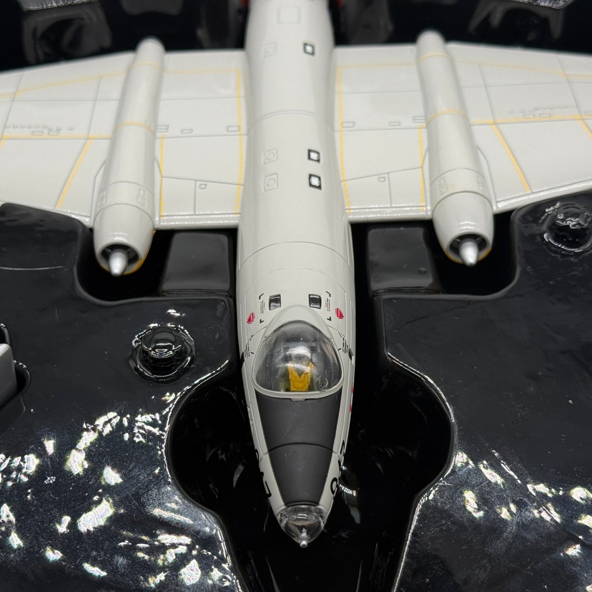 Corgi Aviation AA34707 1:72 Canberra TT.Mk 18 RN Yeovilton - Corgi